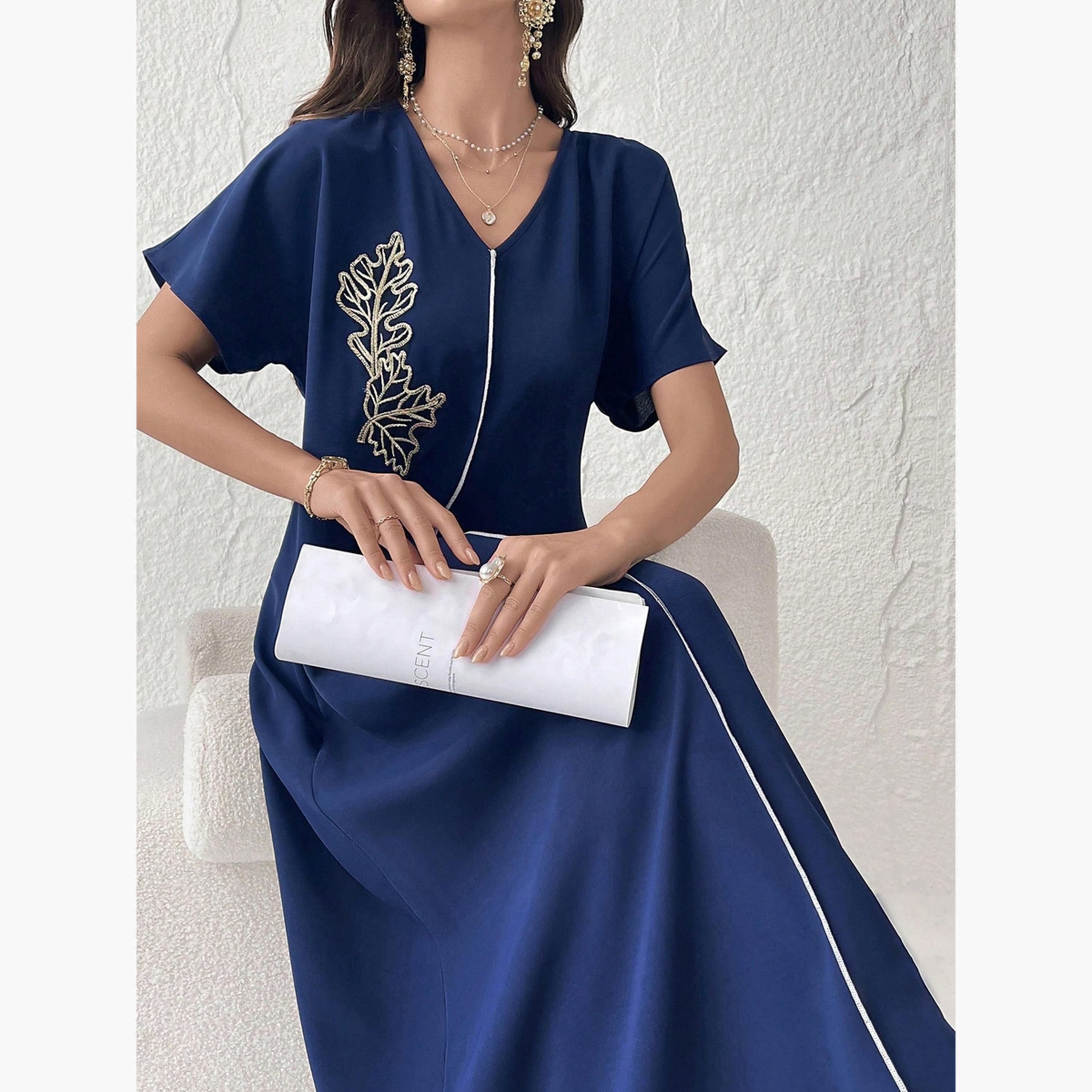 جلابية نسائية مطرزة بحافة واسعة بلون أزرق-women-arabicclothing-jalabiyas-image-5