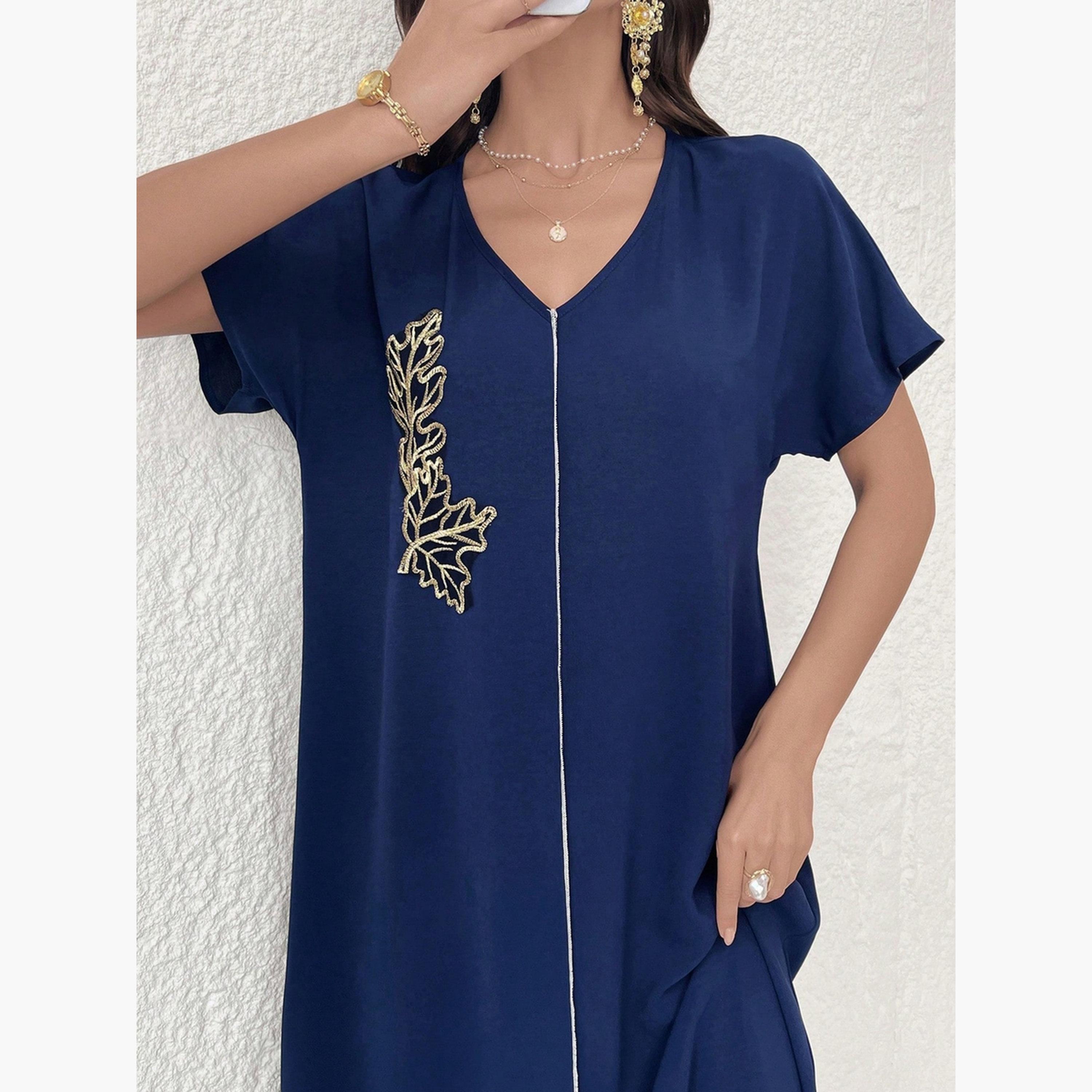 جلابية نسائية مطرزة بحافة واسعة بلون أزرق-women-arabicclothing-jalabiyas-image-6