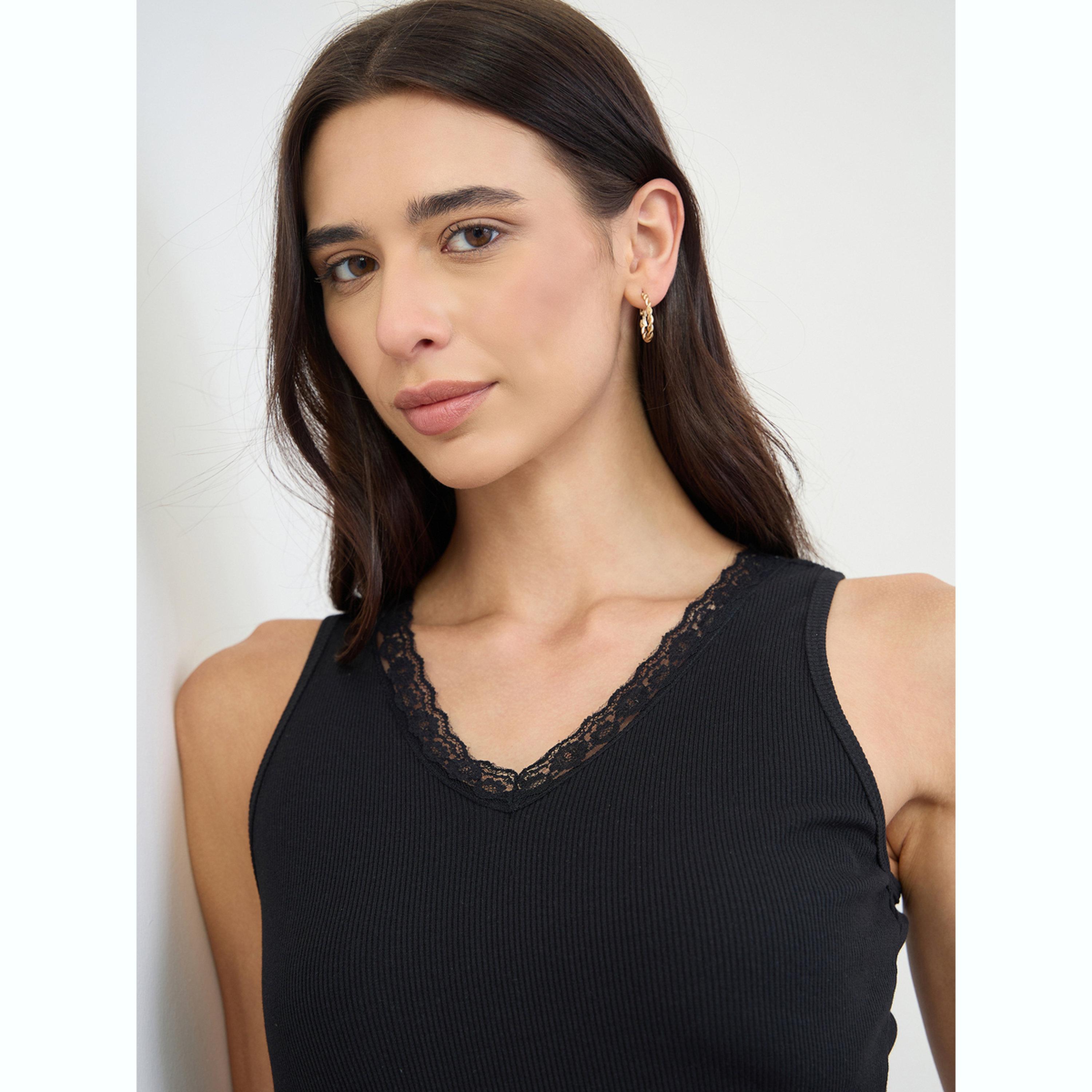 بلوزة بلا أكمام مضلعة بتفاصيل دانتيل-women-clothing-shirtsandblouses-blouses-image-5