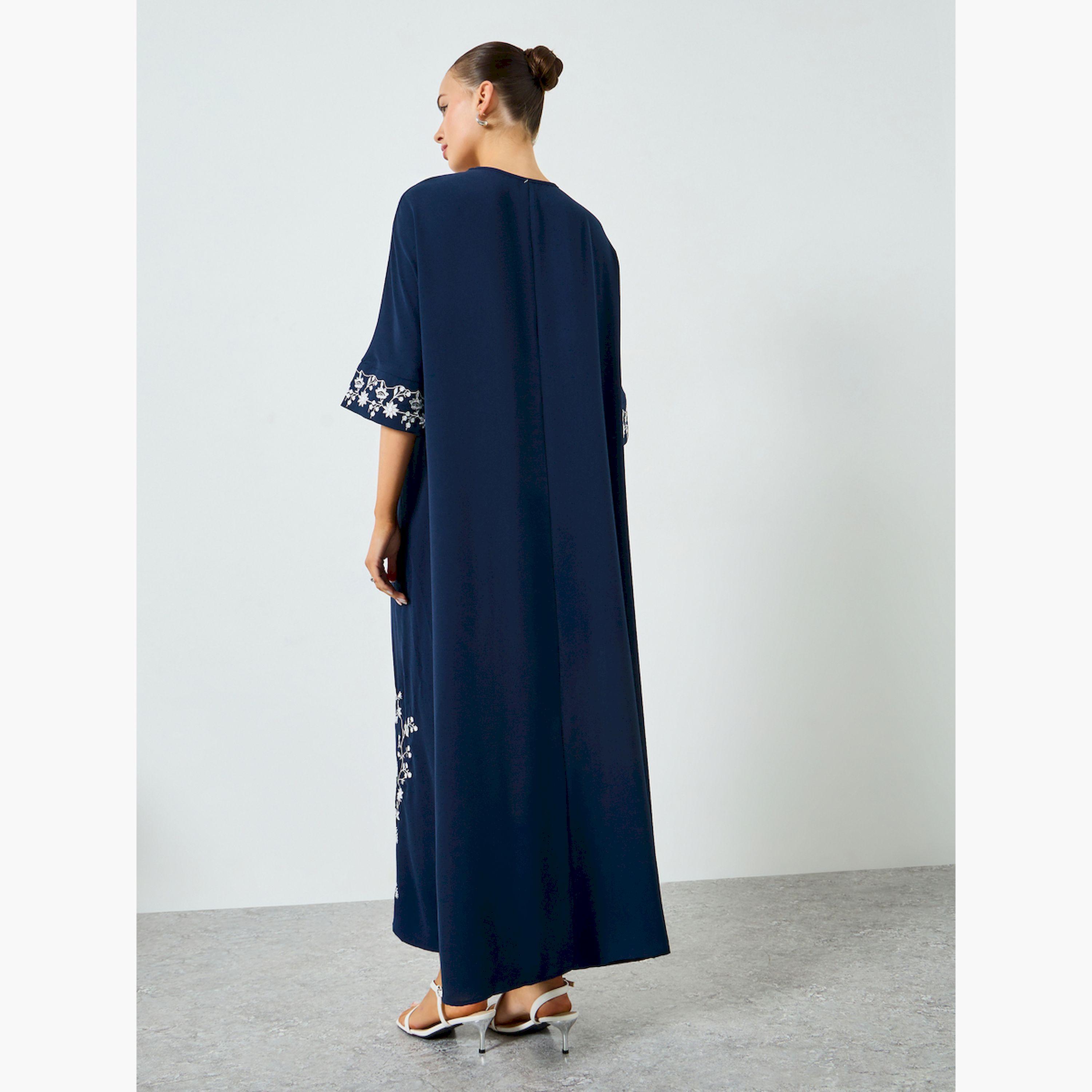 جلابية بحافة واسعة وتفاصيل مُطرّزة-women-arabicclothing-jalabiyas-image-4