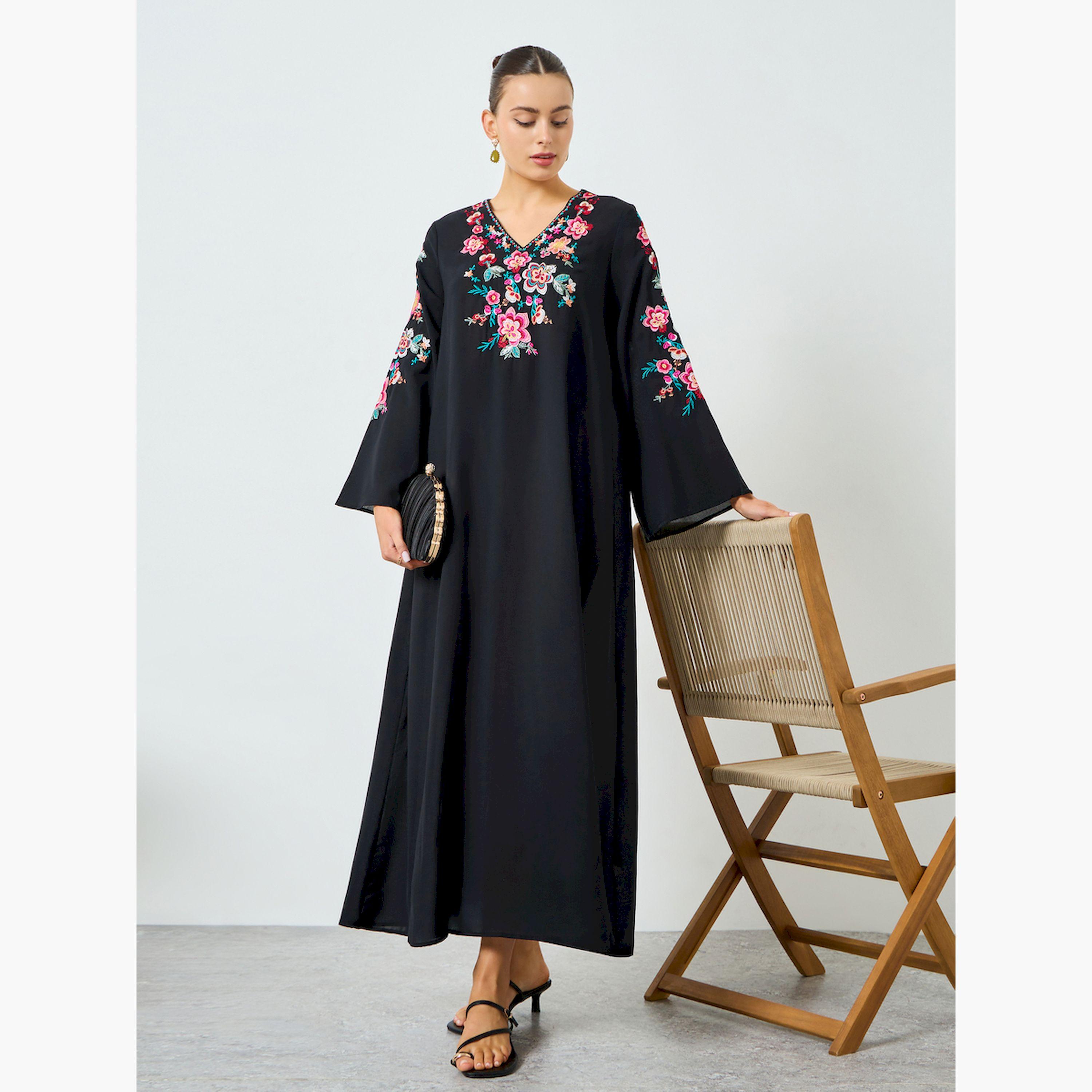 جلابية بحافة واسعة ومُطرّزة بزهور-women-arabicclothing-jalabiyas-image-1