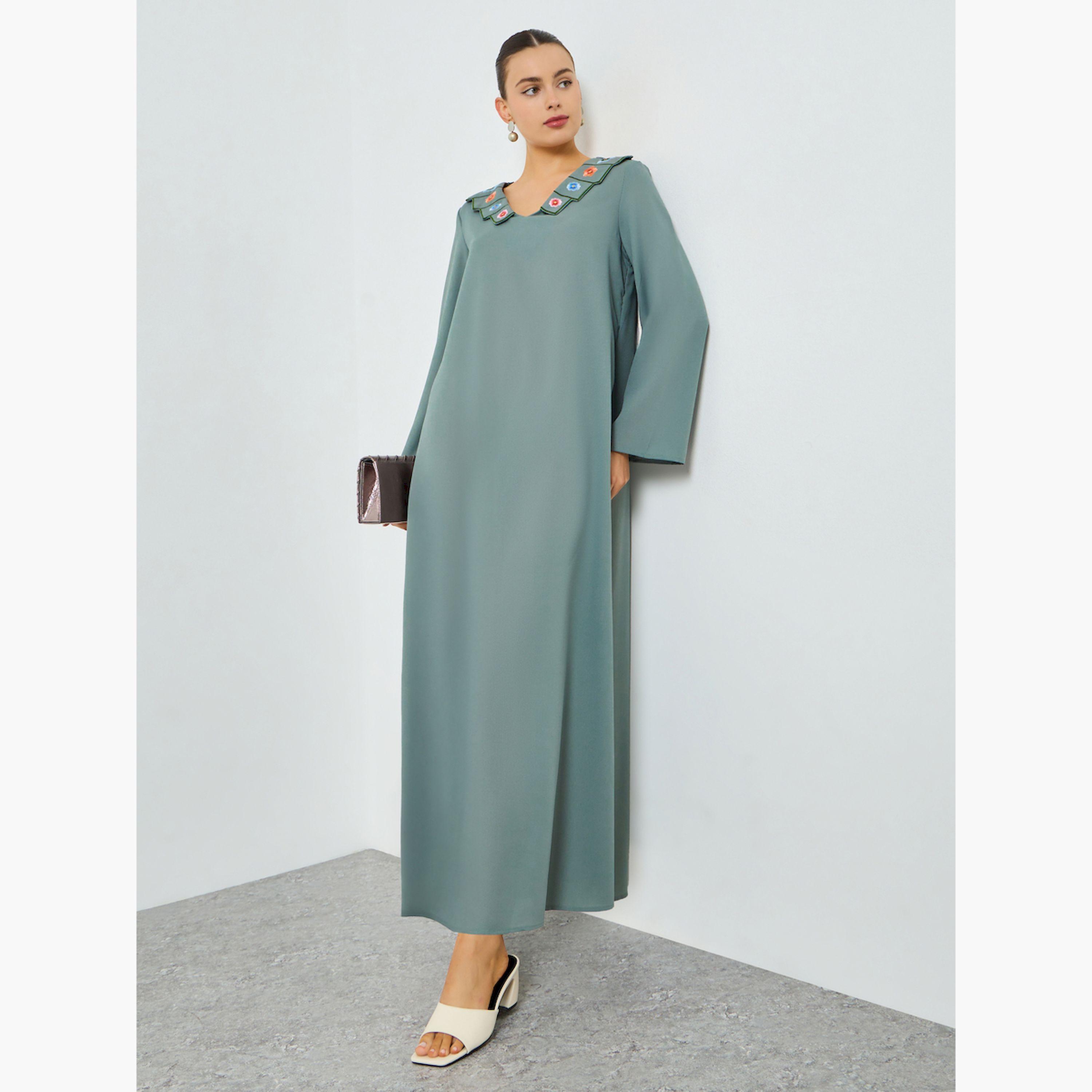 جلابية خضراء مطرزة بالزهور-women-arabicclothing-jalabiyas-image-1