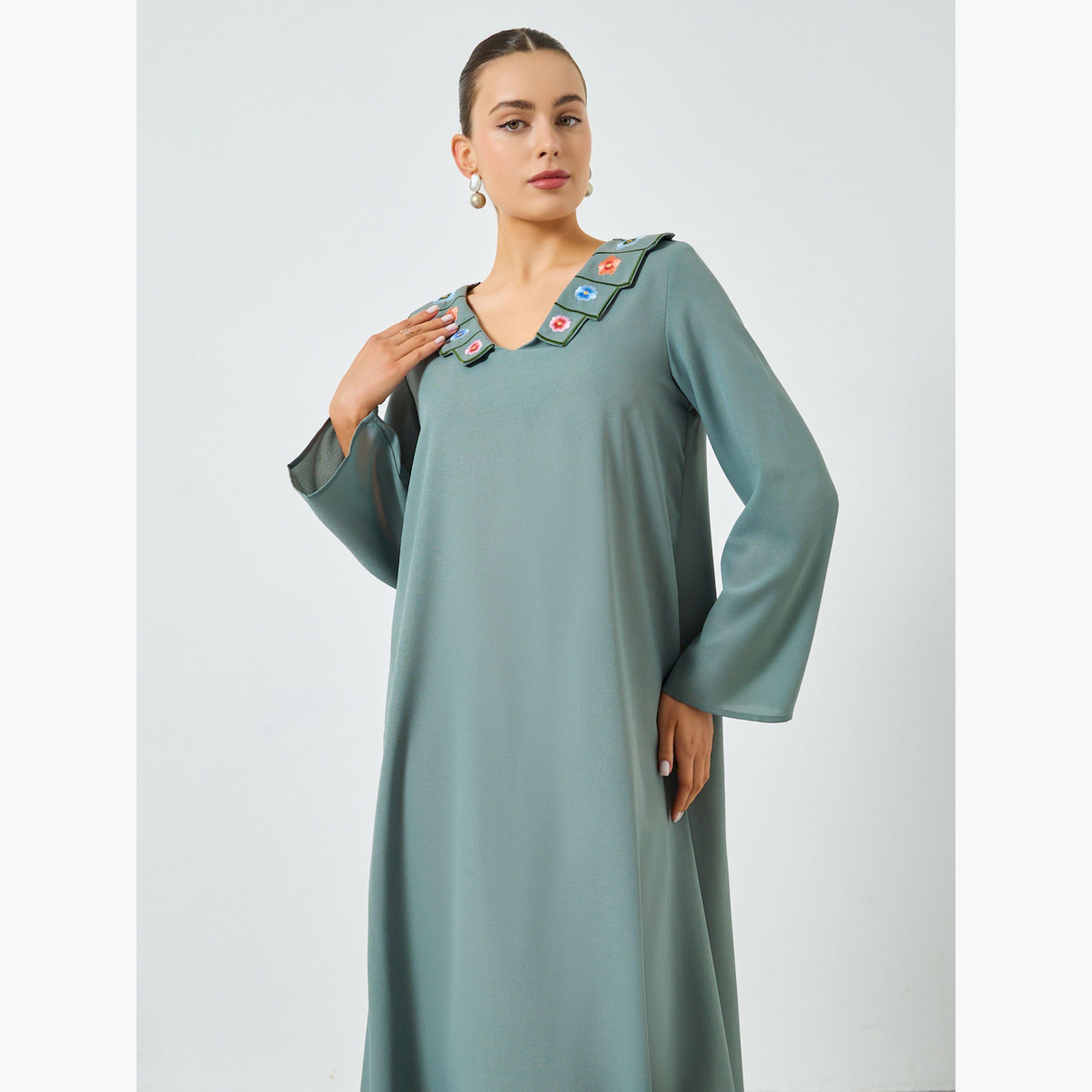 جلابية خضراء مطرزة بالزهور-women-arabicclothing-jalabiyas-image-2