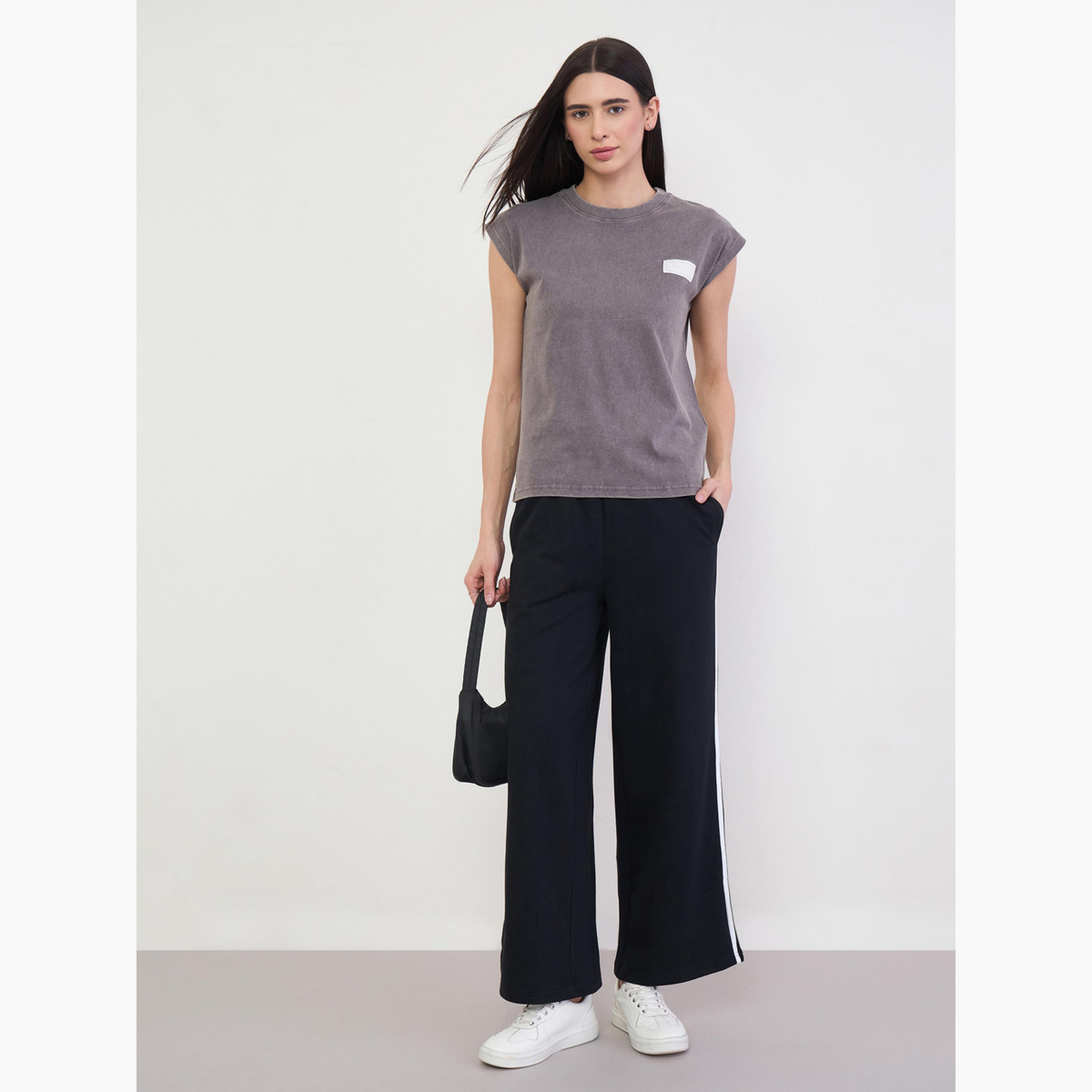 ستايلي - بنطال رياضي أسود واسع الساقين بتفاصيل شريط جانبي-women-clothing-bottoms-joggers-image-2