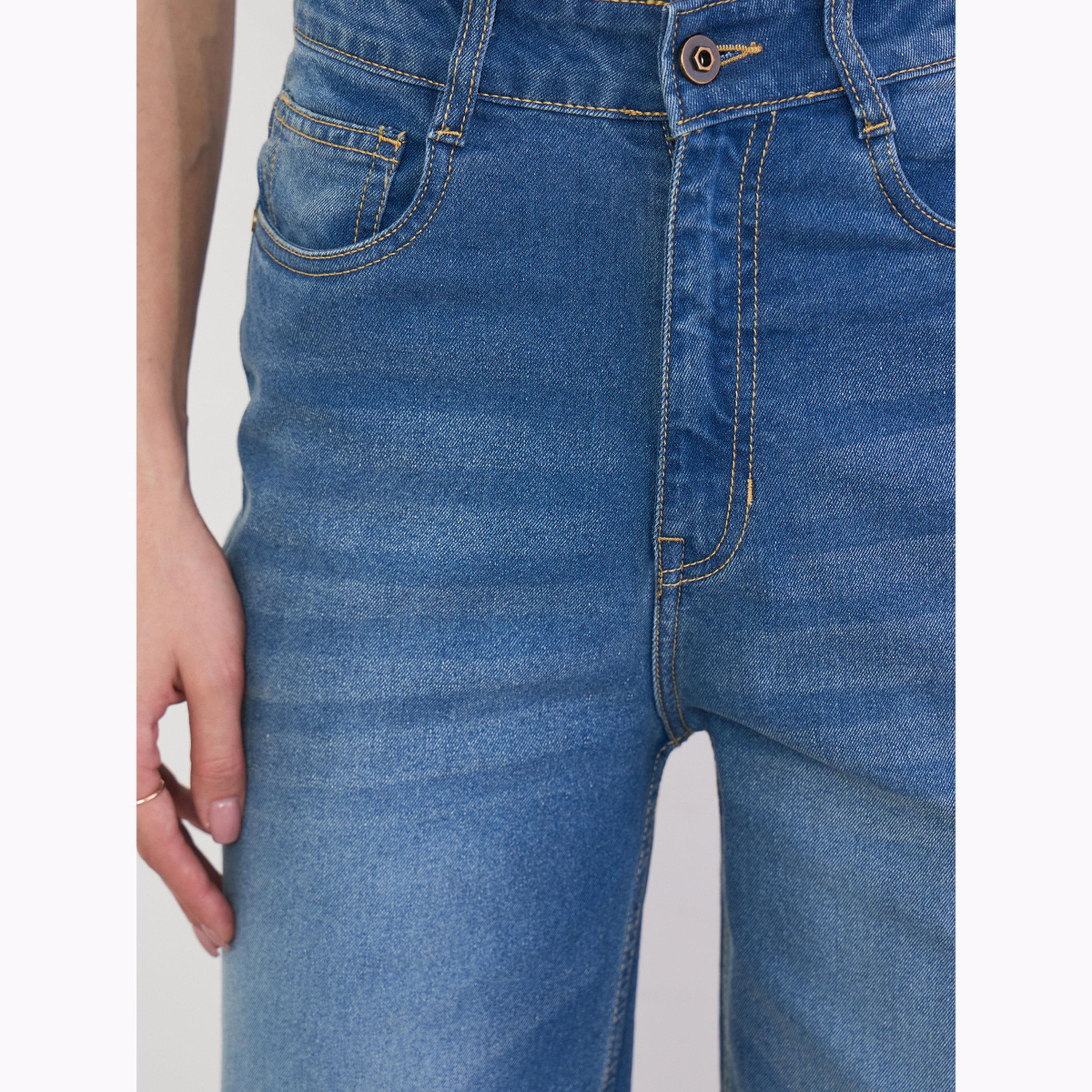 جينز بخصر مرتفع وبتصميم واسع-women-clothing-bottoms-jeans-image-3