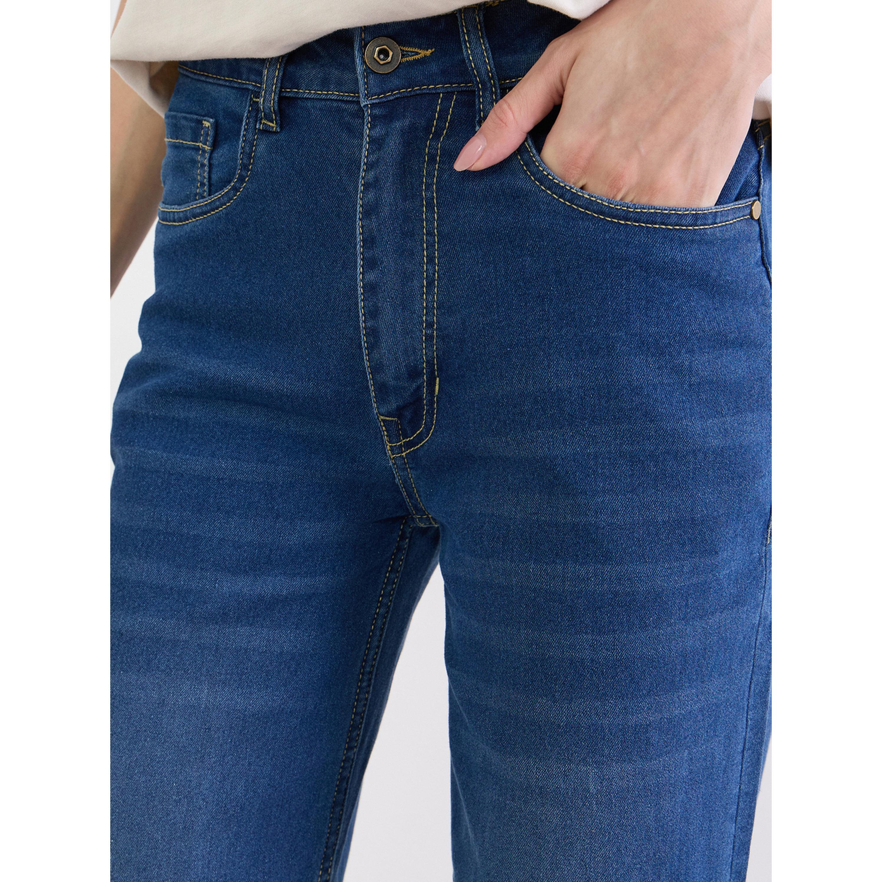 جينز نسائي بخصر متوسط وأرجل مستقيمة-women-clothing-bottoms-jeans-image-3
