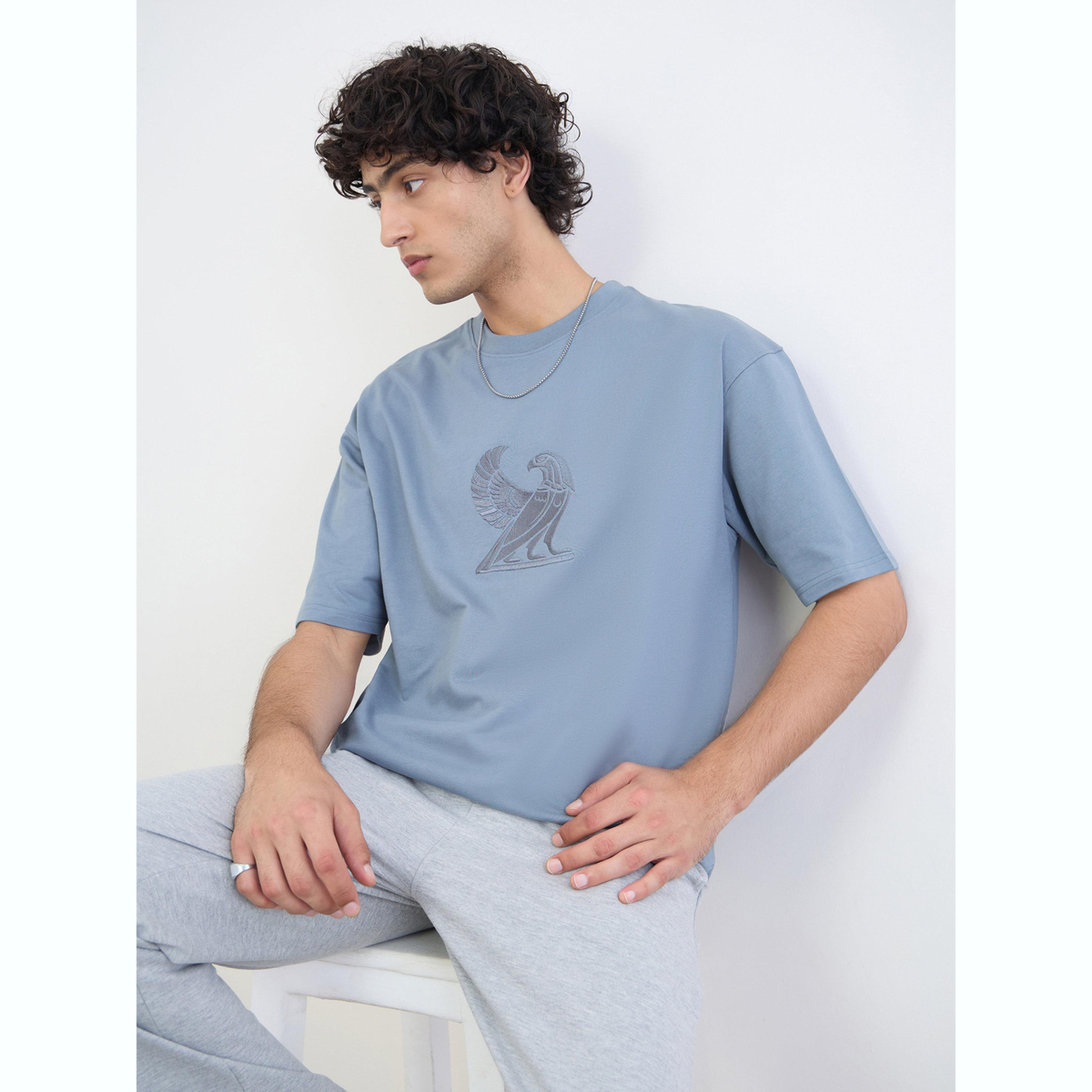 تيشيرت قطن واسع وتفاصيل مُطرّزة من الأمام-men-clothing-tshirtsandpolos-tshirts-image-3
