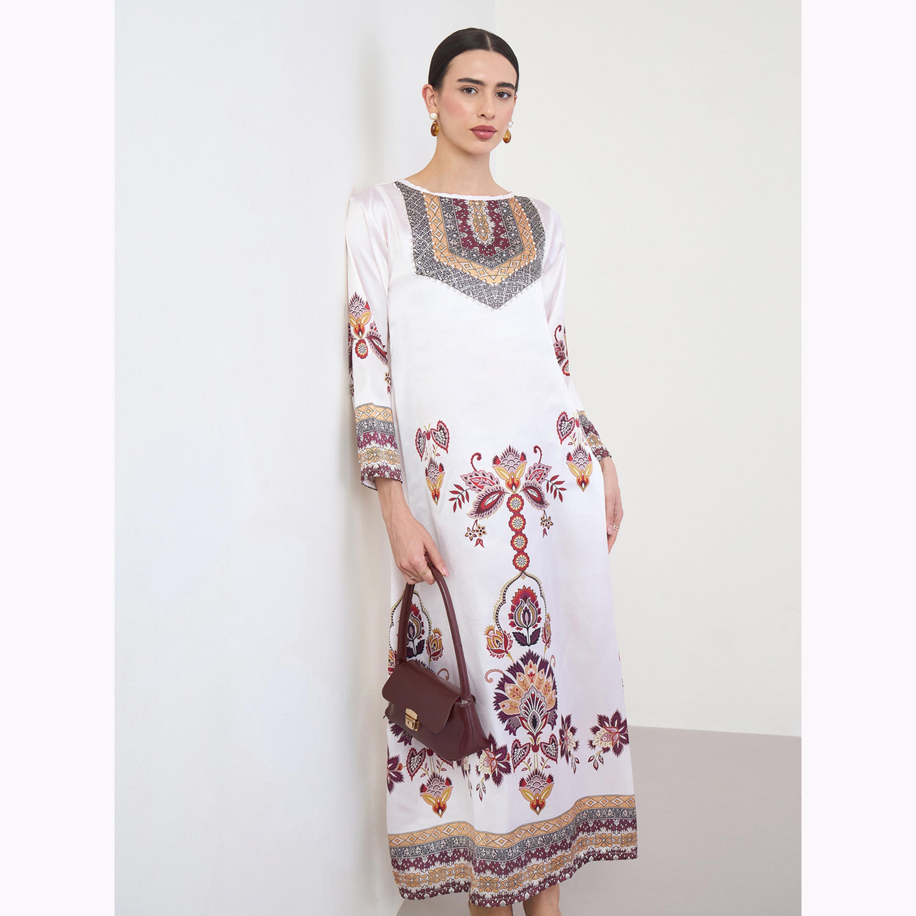 جلابية مطرزة يدوياً بطبعة وضعية-women-arabicclothing-jalabiyas-image-3