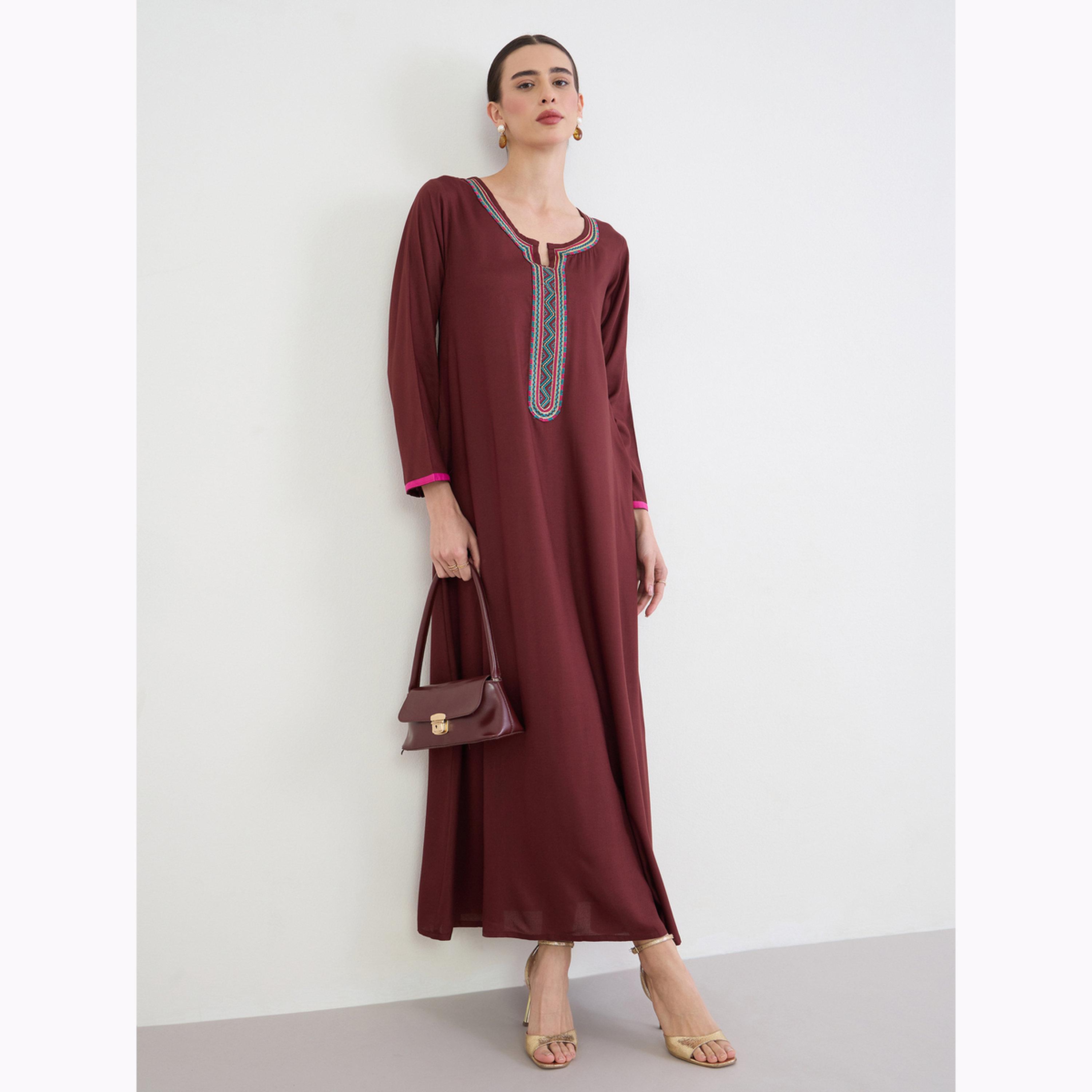 Amirah X Styli Brown Embroidered Notch-Neck Jalabiya-women-arabicclothing-jalabiyas-image-3
