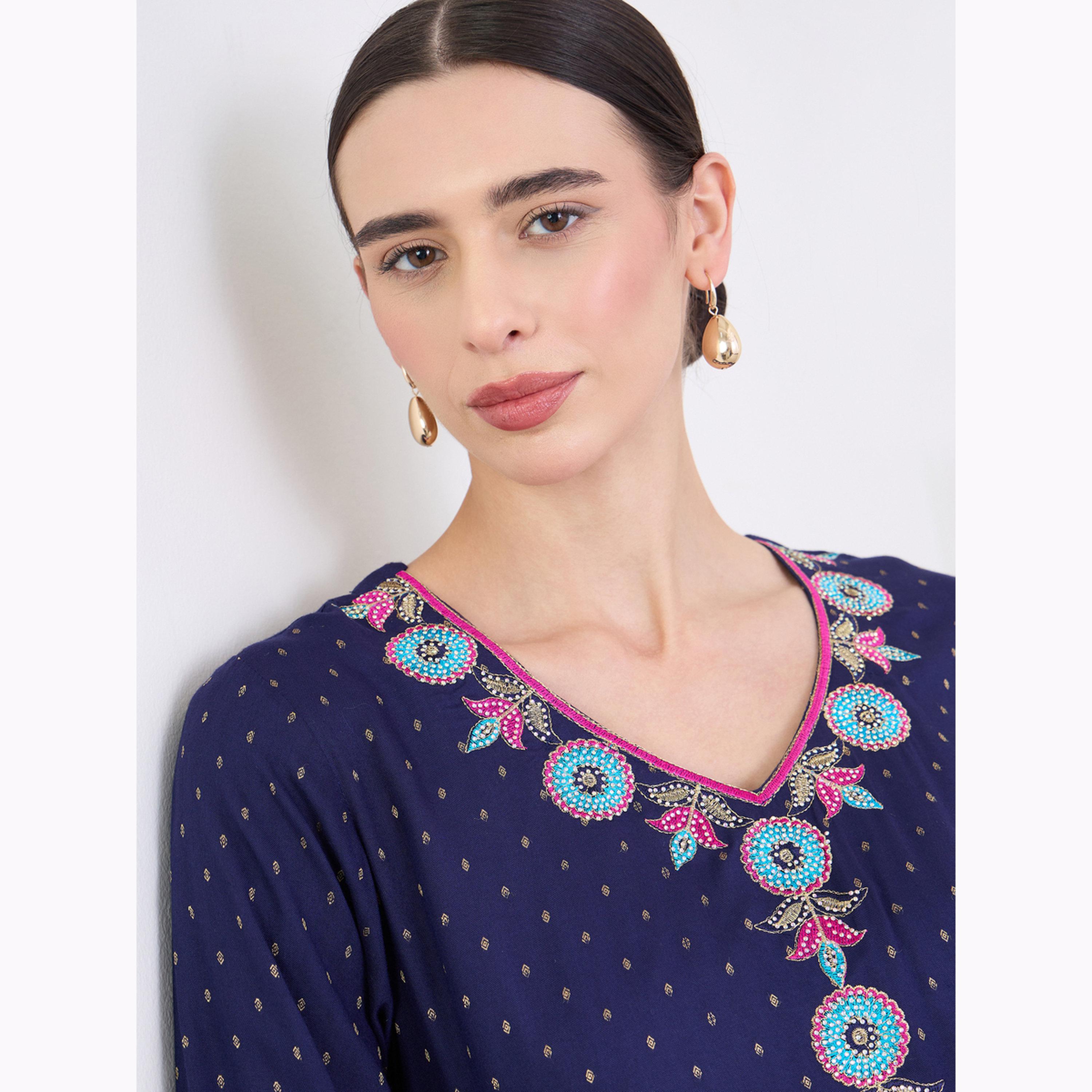 Amirah X Styli Navy Blue Floral Embroidered A-Line  Jalabiya-women-arabicclothing-jalabiyas-image-4
