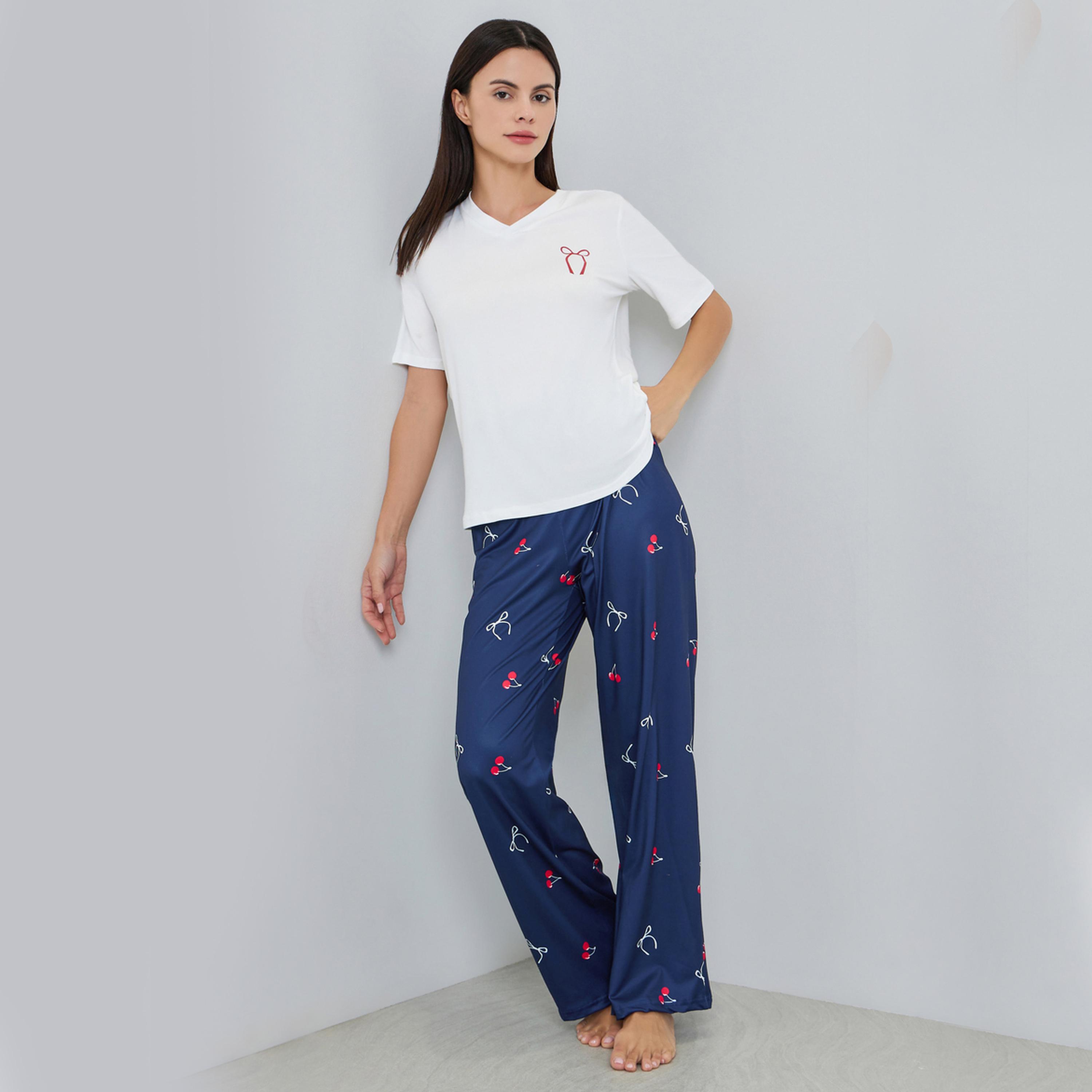Styli V Neck Bow Print T-Shirt and Pyjama Set-women-clothing-nightwear-pyjamas-longsets-image-1