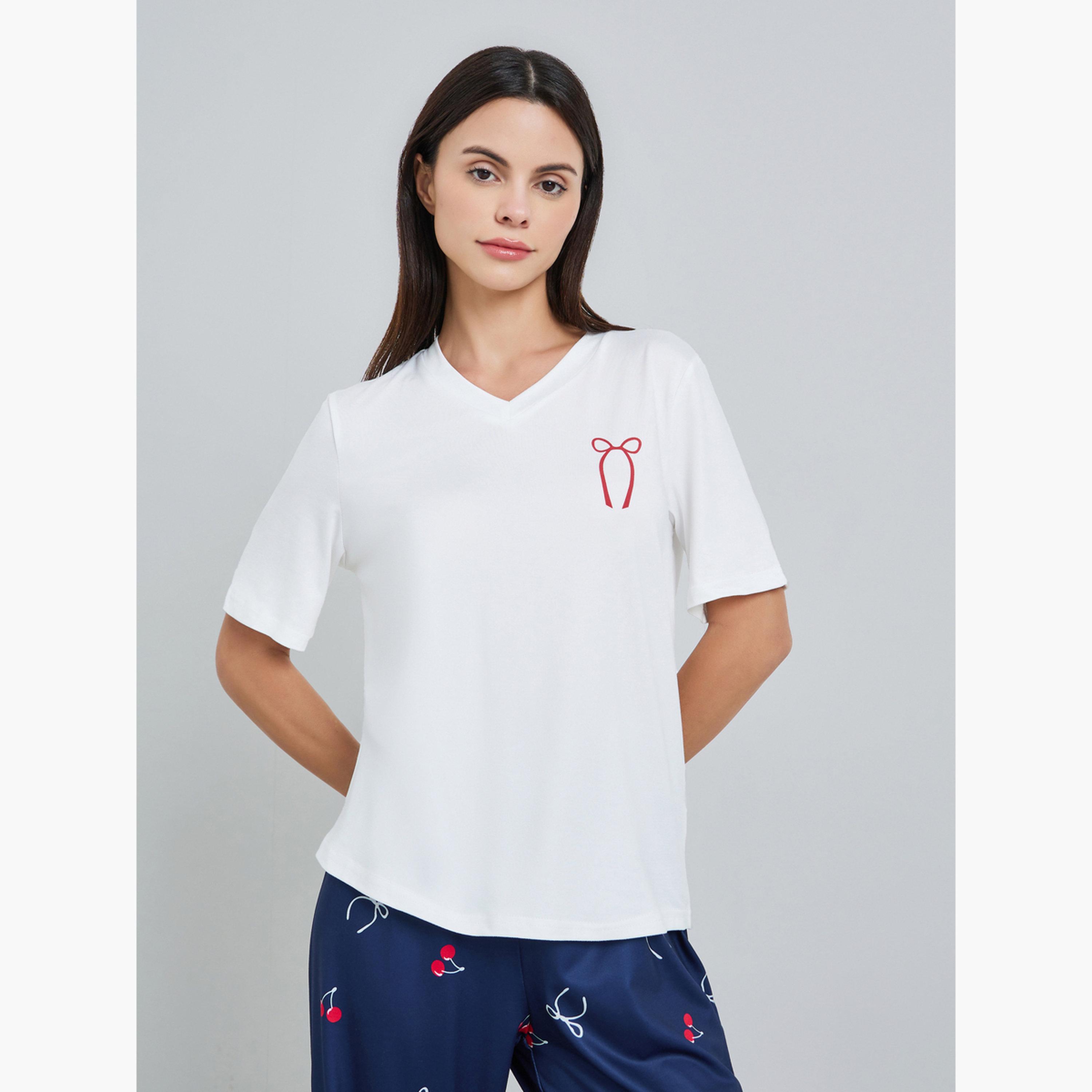 Styli V Neck Bow Print T-Shirt and Pyjama Set-women-clothing-nightwear-pyjamas-longsets-image-2