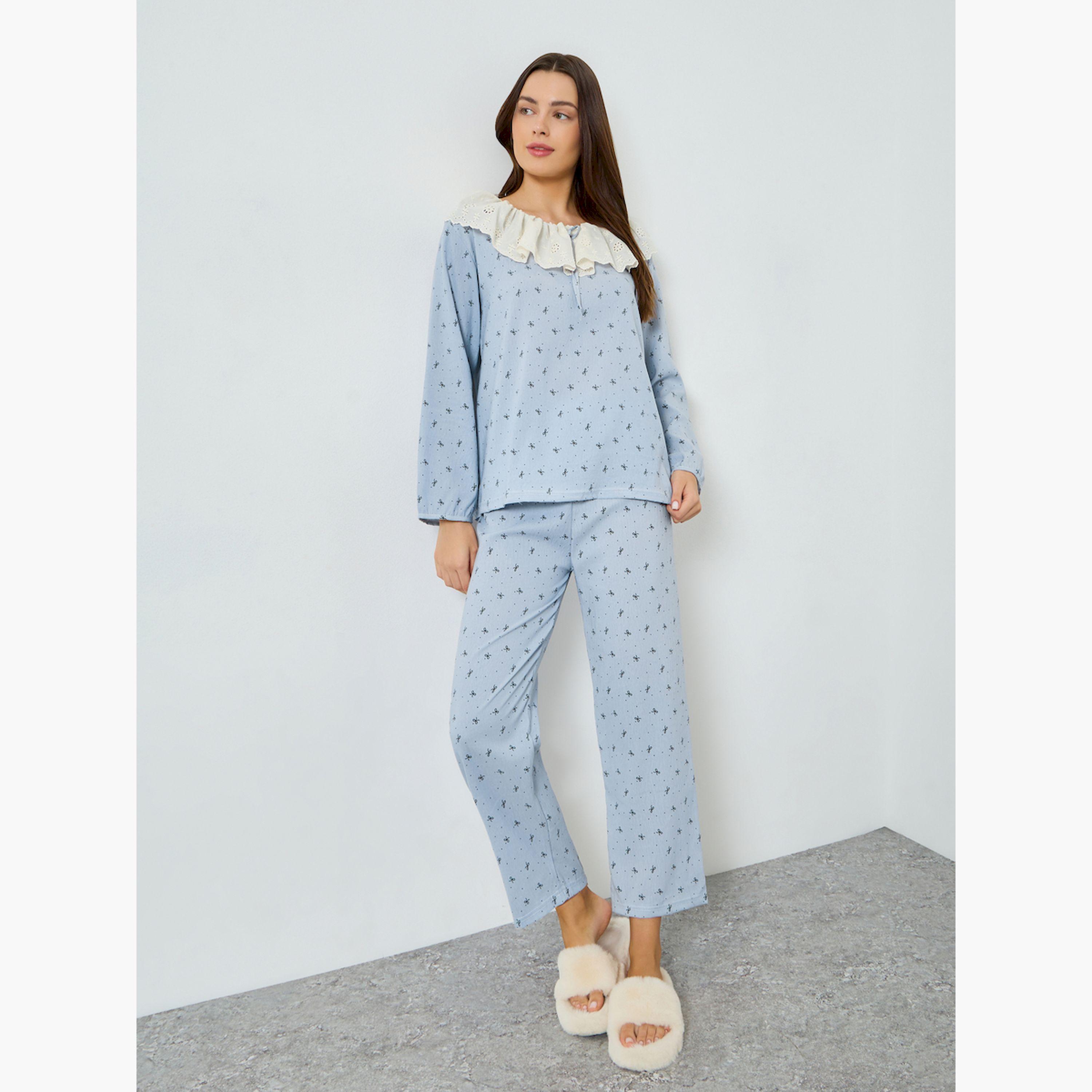 مجموعة من بيجاما وبلوزة بطبعة زهور وياقة دانتيل-women-clothing-nightwear-pyjamas-longsets-image-1