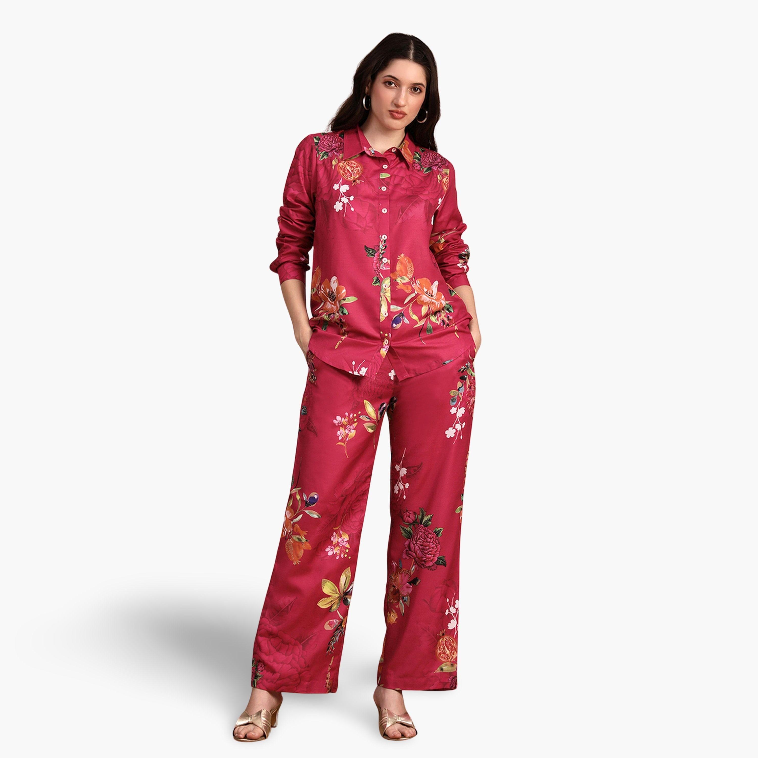 طقم قميص بياقة مطبوع بزهور وبنطلون-women-clothing-coordsets-image-1