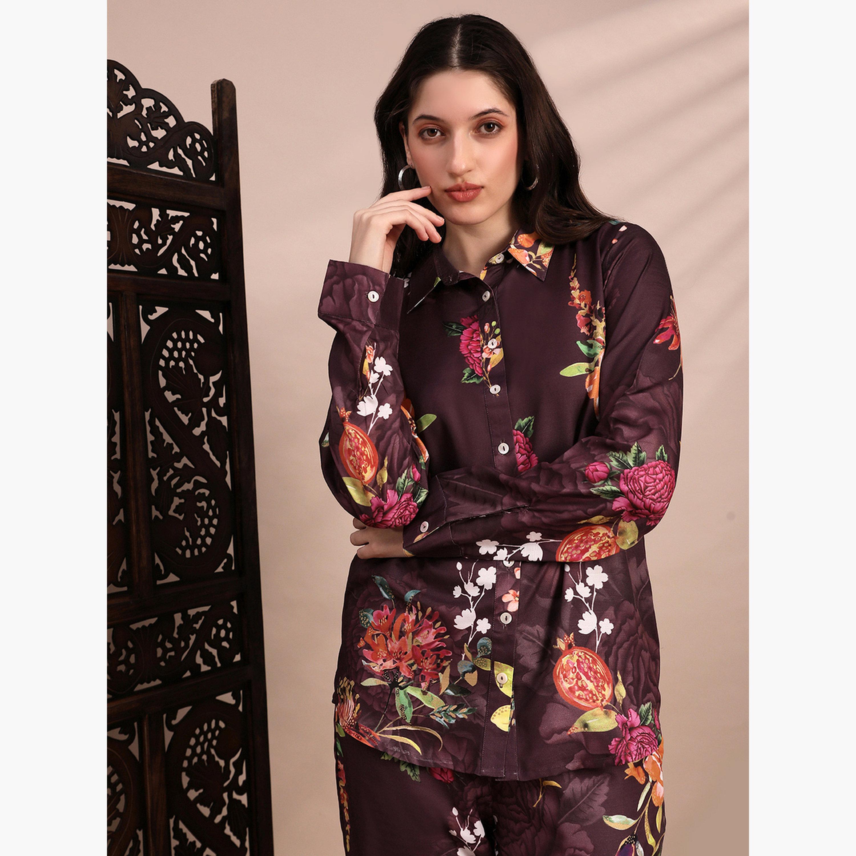 طقم قميص بياقة مطبوع بزهور وبنطلون-women-clothing-coordsets-image-5