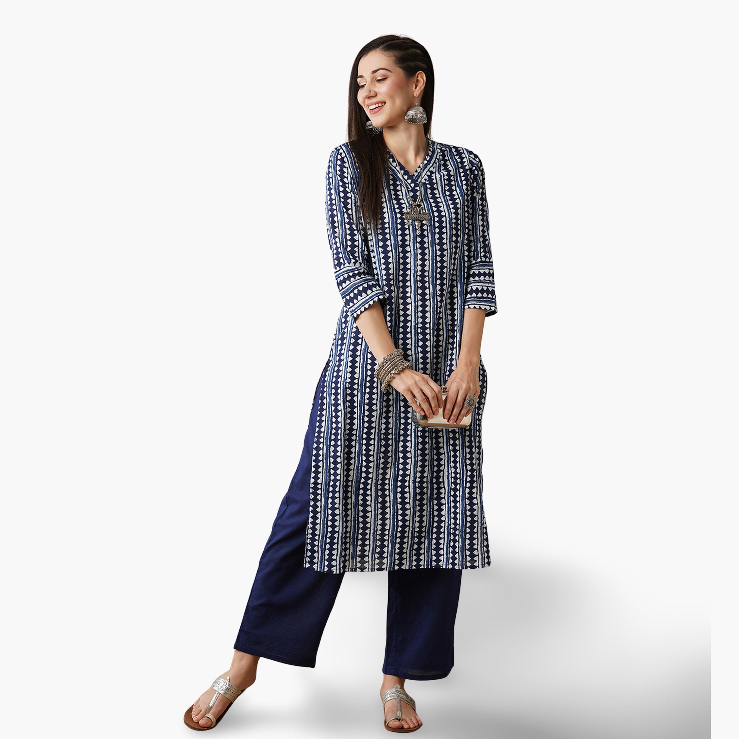 طقم كورتا مستقيمة وبنطال بطبعة خطوط هندسية-women-clothing-ethnicwear-kurtasets-image-1