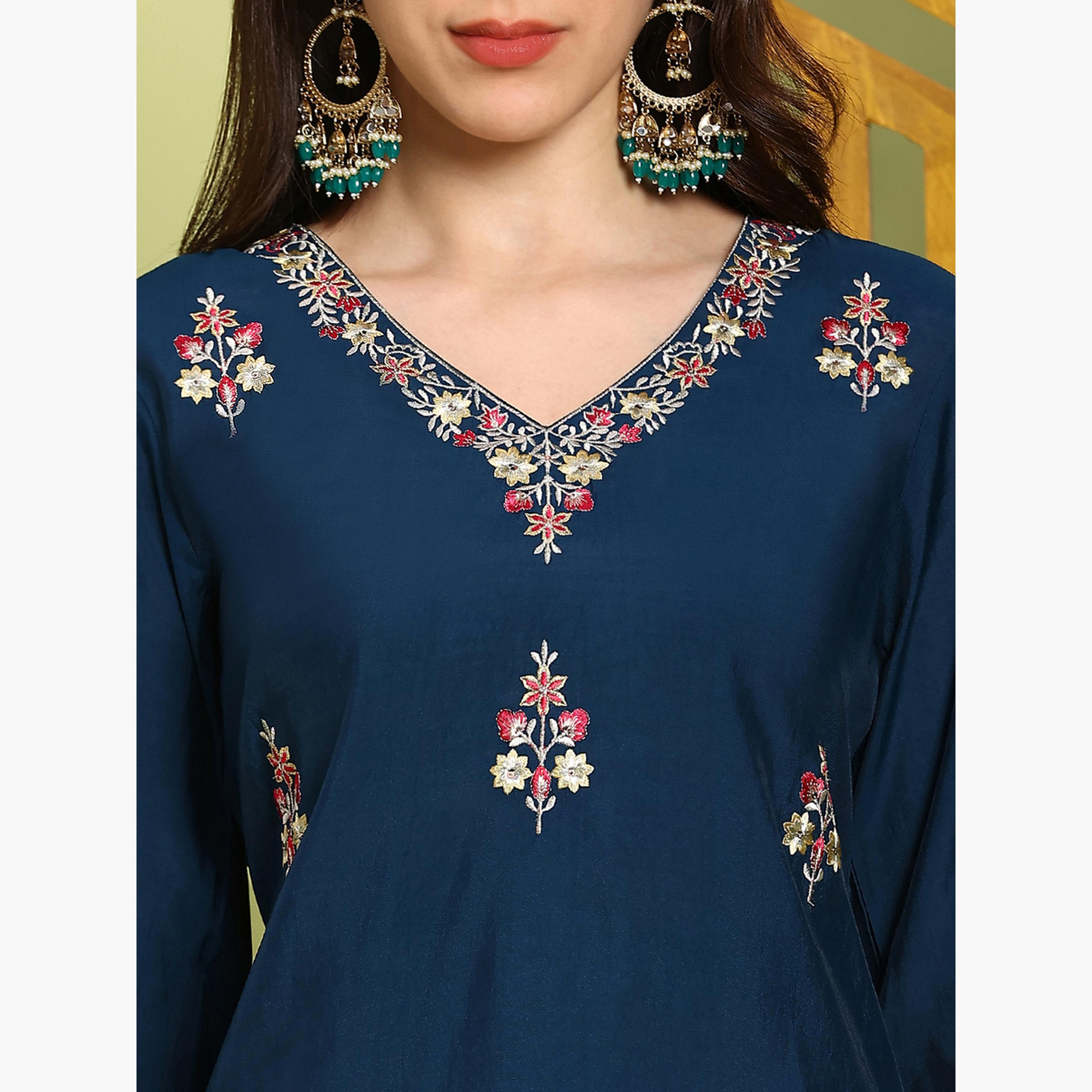 طقم كورتا وبنطال مطرز بزهور والترتر-women-clothing-ethnicwear-kurtasets-image-6