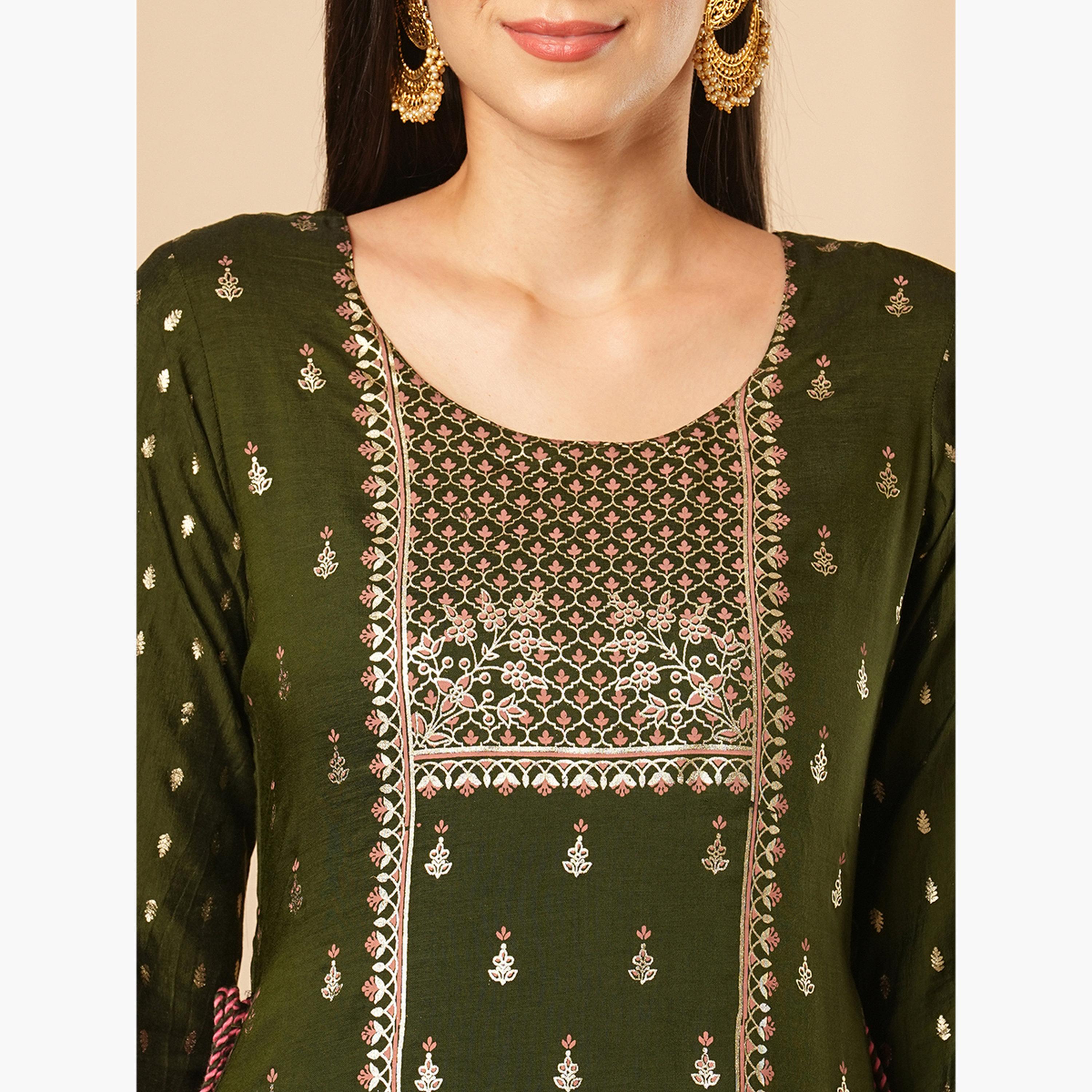 Globus X Styli Women Green Gold Foil Floral Print A-Line Kurta-women-clothing-ethnicwear-kurtas-image-5