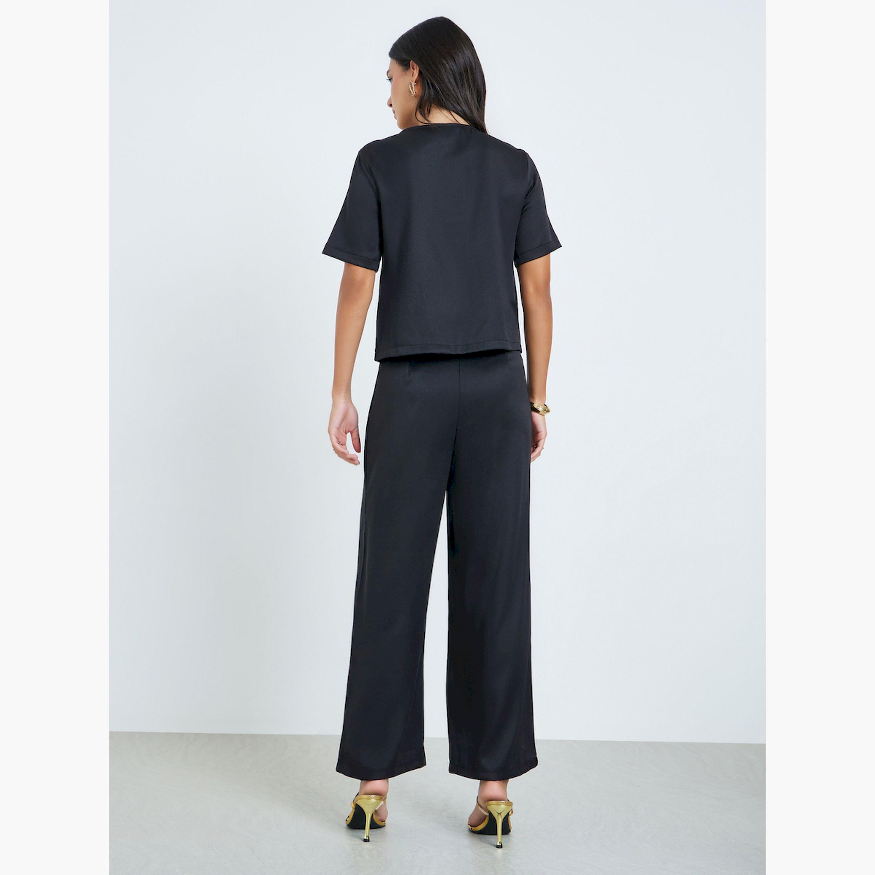 ستايلي - طقم بلوزة سوداء قصيرة الأكمام بأزرار وبنطال-women-clothing-coordsets-image-5