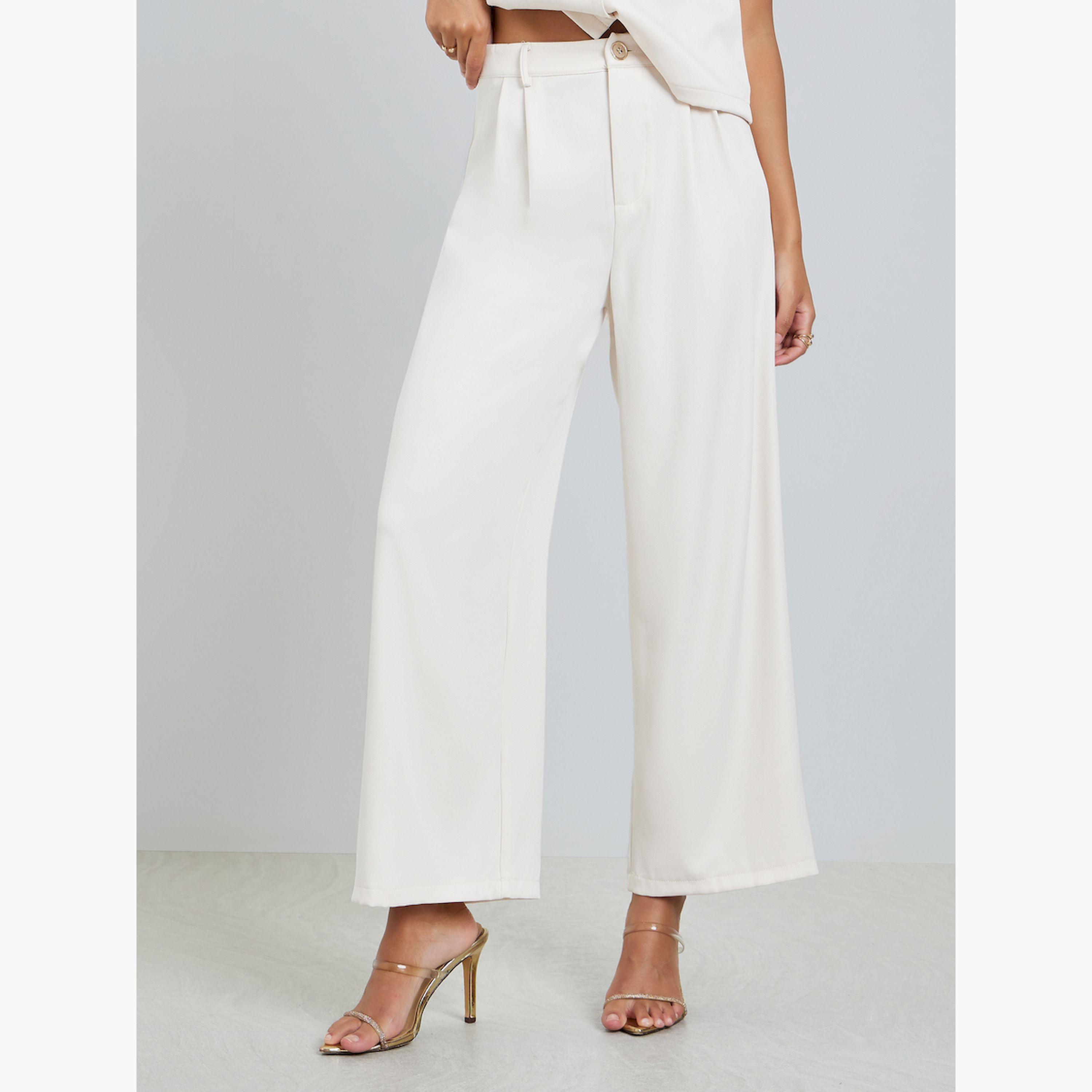 ستايلي - طقم بلوزة قصيرة الأكمام بأزرار وبنطال لون أبيض كريمي-women-clothing-coordsets-image-4