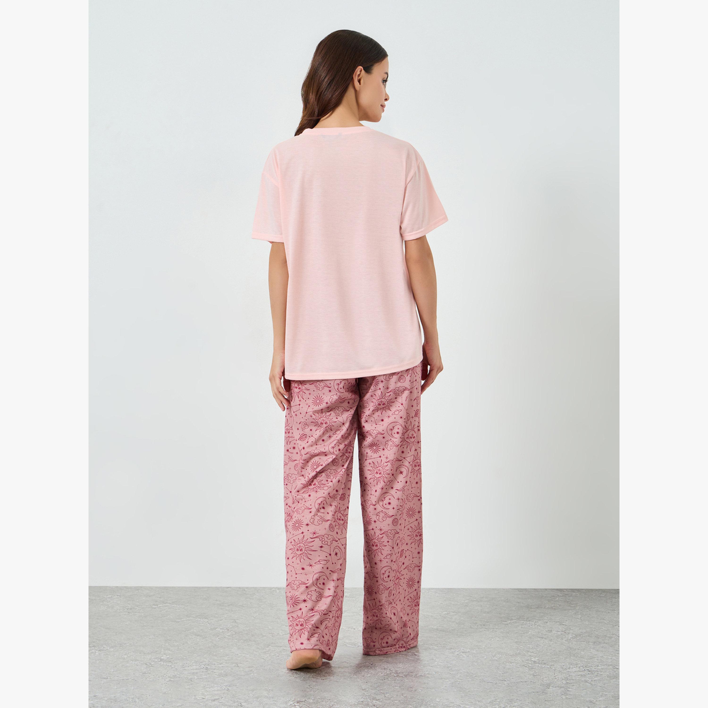 طقم بيجاما من بنطال وتيشيرت بأكتاف منسدلة وطبعة جرافيك شمس-women-clothing-nightwear-pyjamas-longsets-image-3