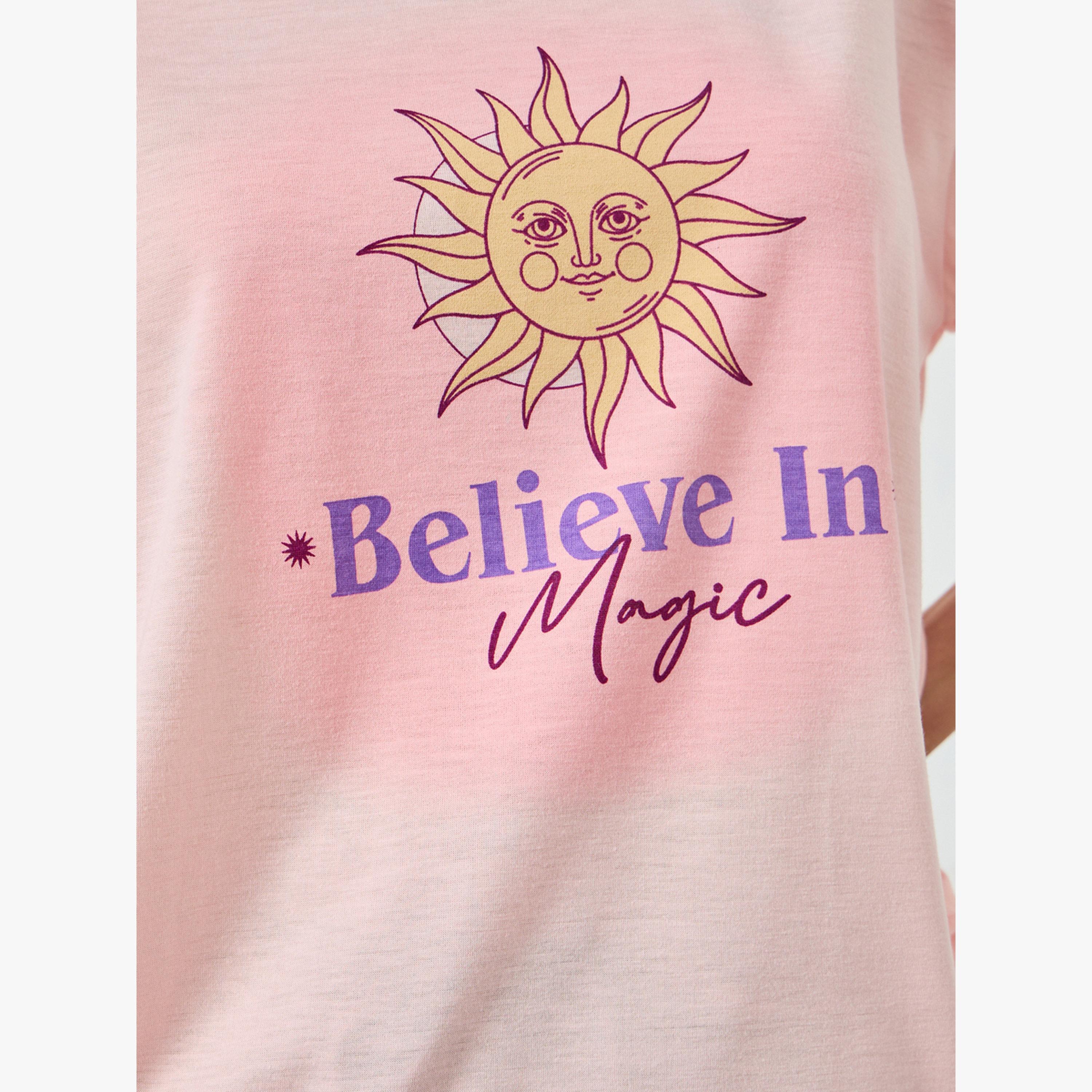 طقم بيجاما من بنطال وتيشيرت بأكتاف منسدلة وطبعة جرافيك شمس-women-clothing-nightwear-pyjamas-longsets-image-5