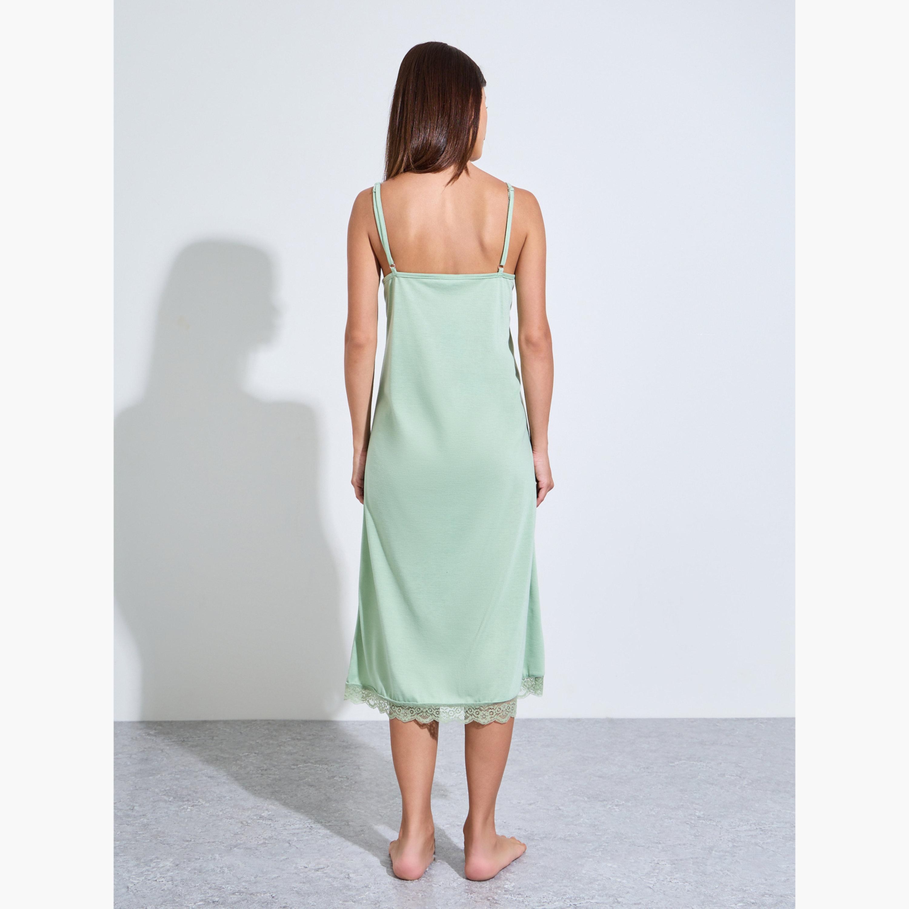 ستايلي - فستان داخلي أخضر مزين بالدانتيل فتحة رقبة على شكل حرف V متقاطعة-women-clothing-nightwear-nighties-image-4