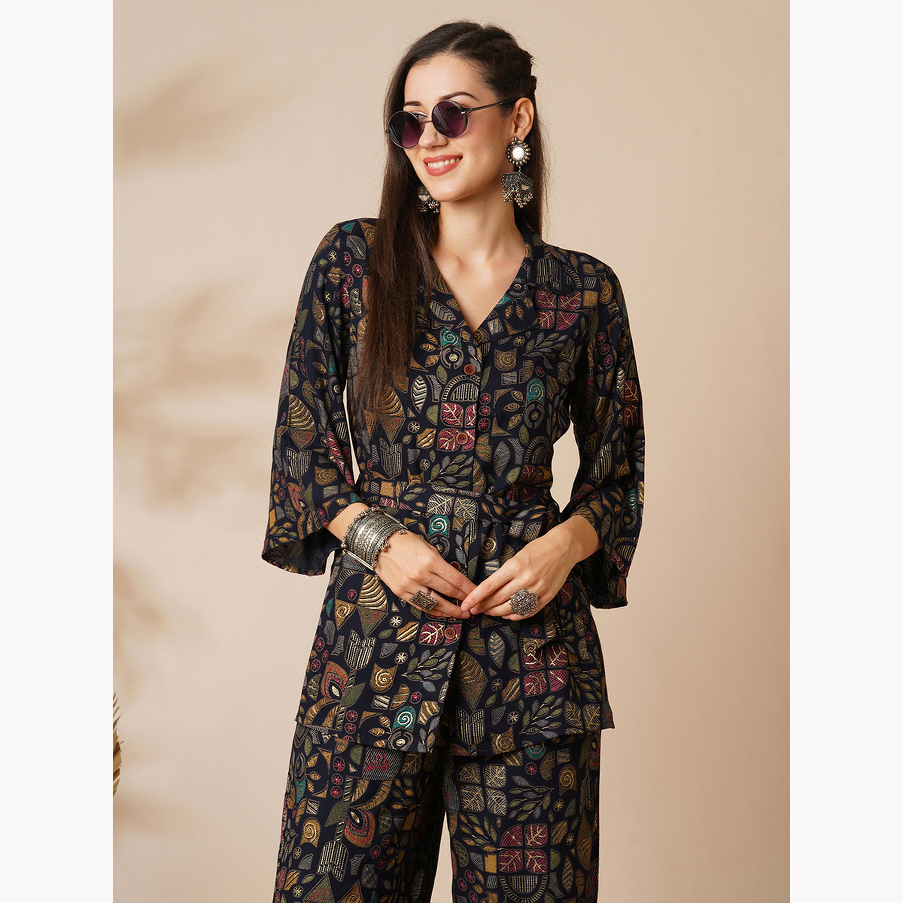 طقم قميص وبنطلون مطبوع بورق ذهبي-women-clothing-coordsets-image-5