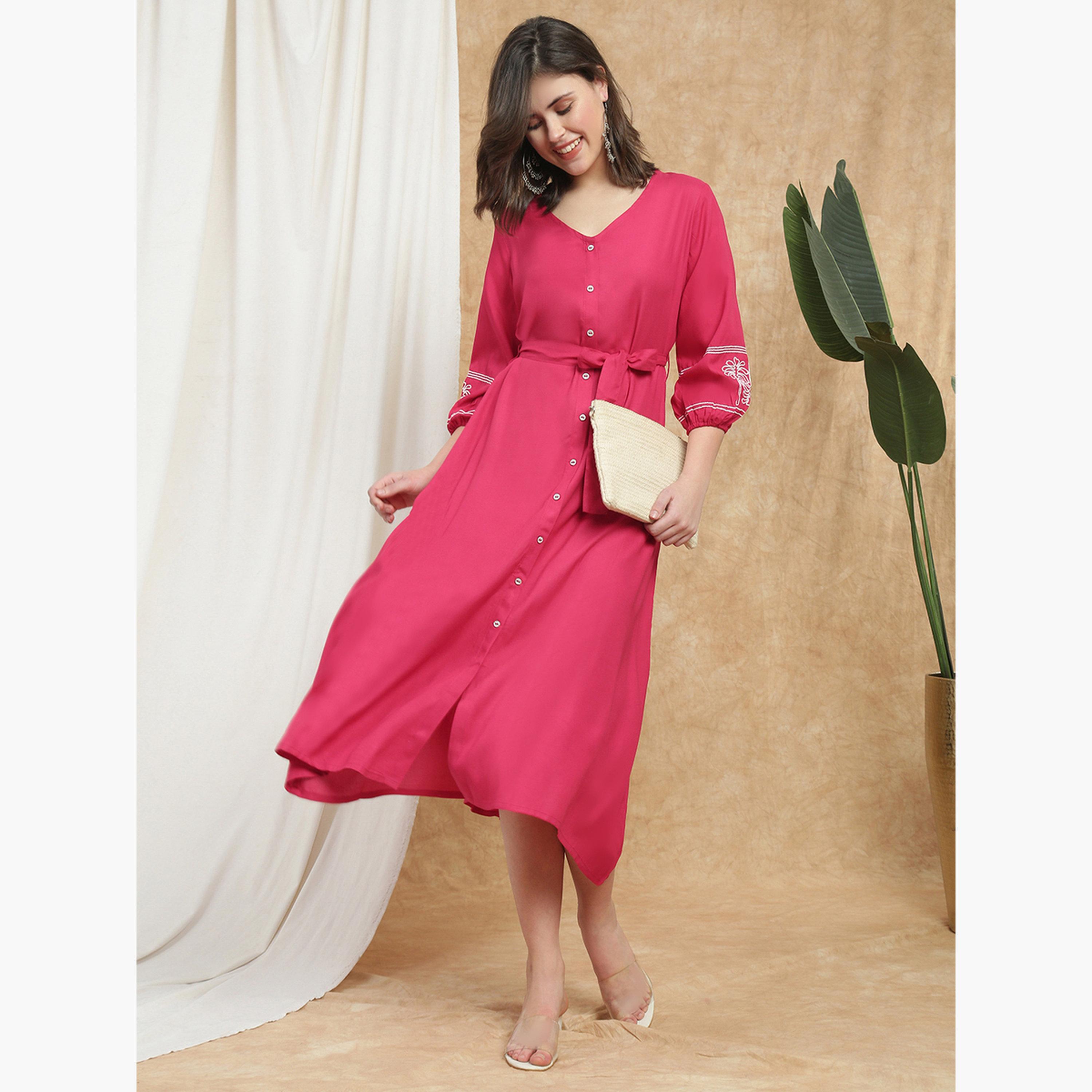 فستان ميدي بأكمام بيشوب ومطرز-women-clothing-ethnicwear-dresses-image-2