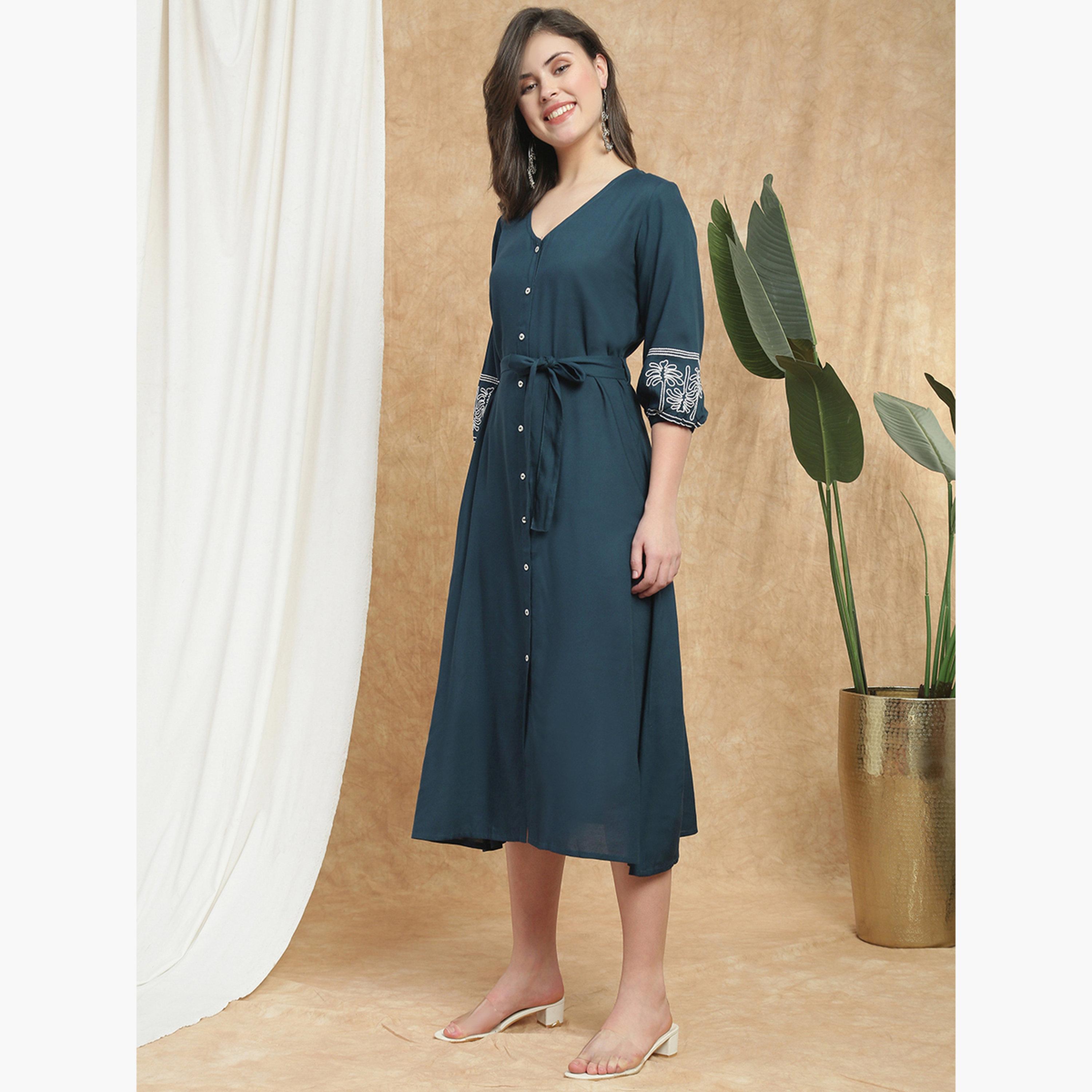 فستان ميدي بأكمام بيشوب ومطرز-women-clothing-ethnicwear-dresses-image-2