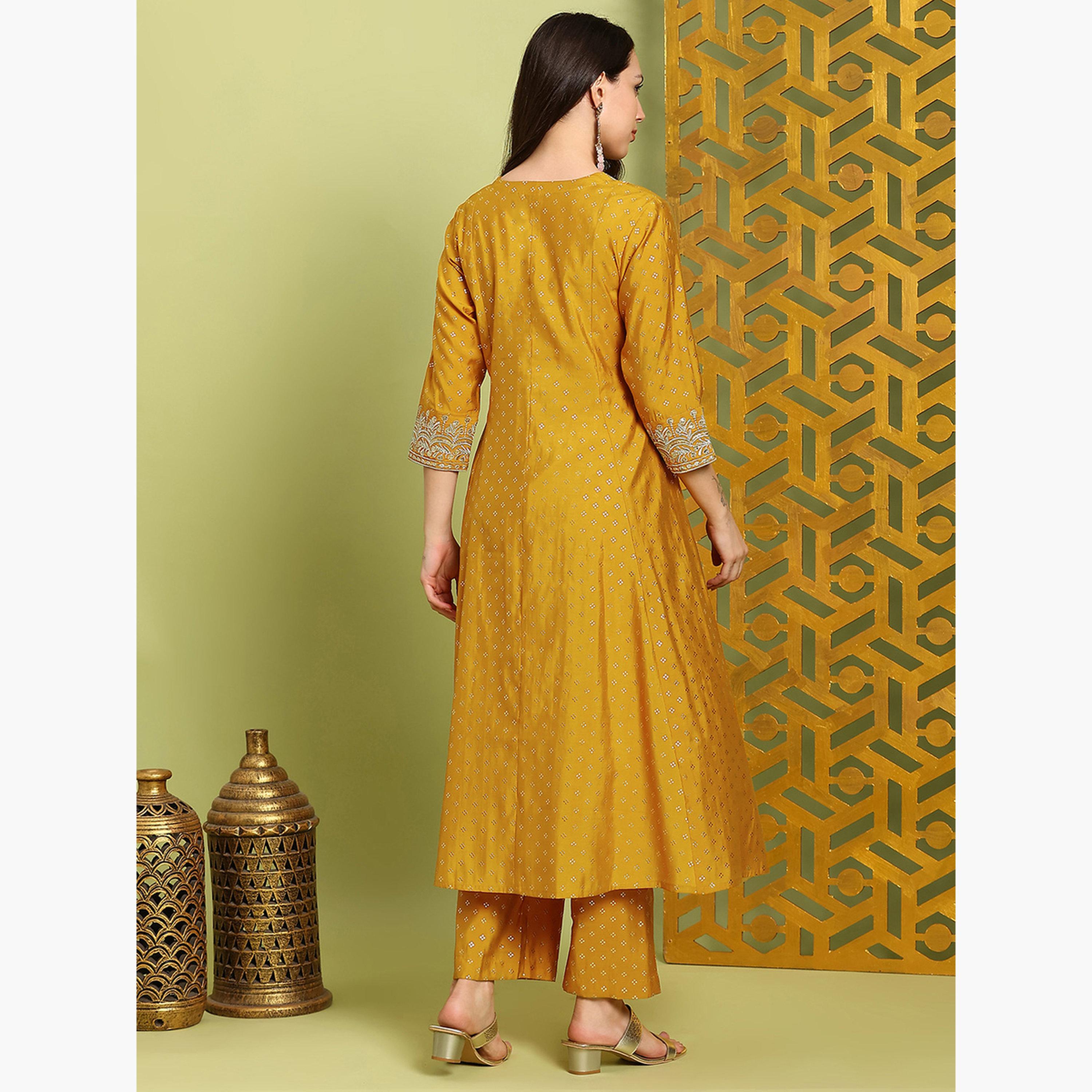 طقم كورتا مطرزة وبنطال واسع الأرجل للنساء-women-clothing-ethnicwear-kurtasets-image-3