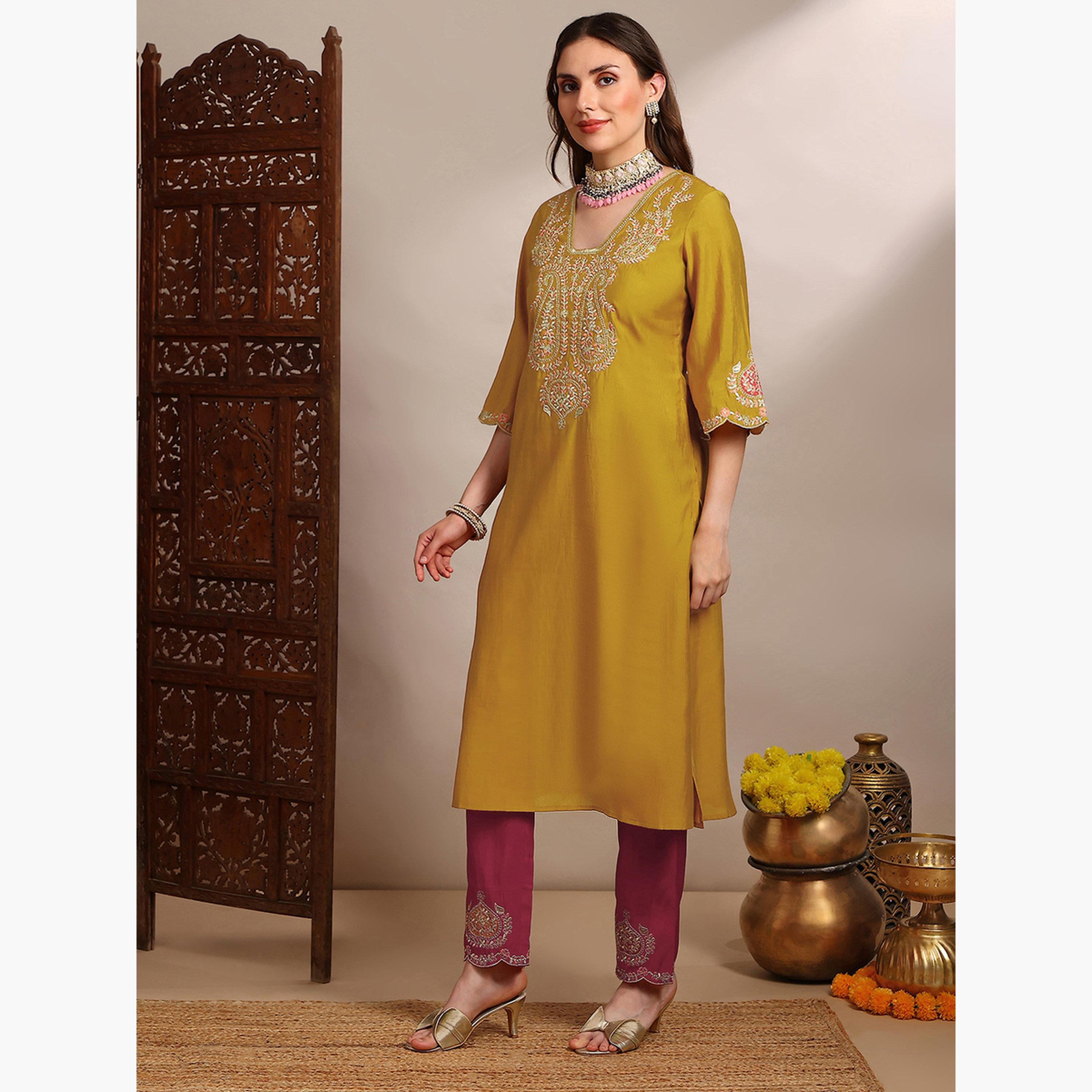 طقم كورتا مستقيمة مطرزة مع بنطال للنساء-women-clothing-ethnicwear-kurtasets-image-2