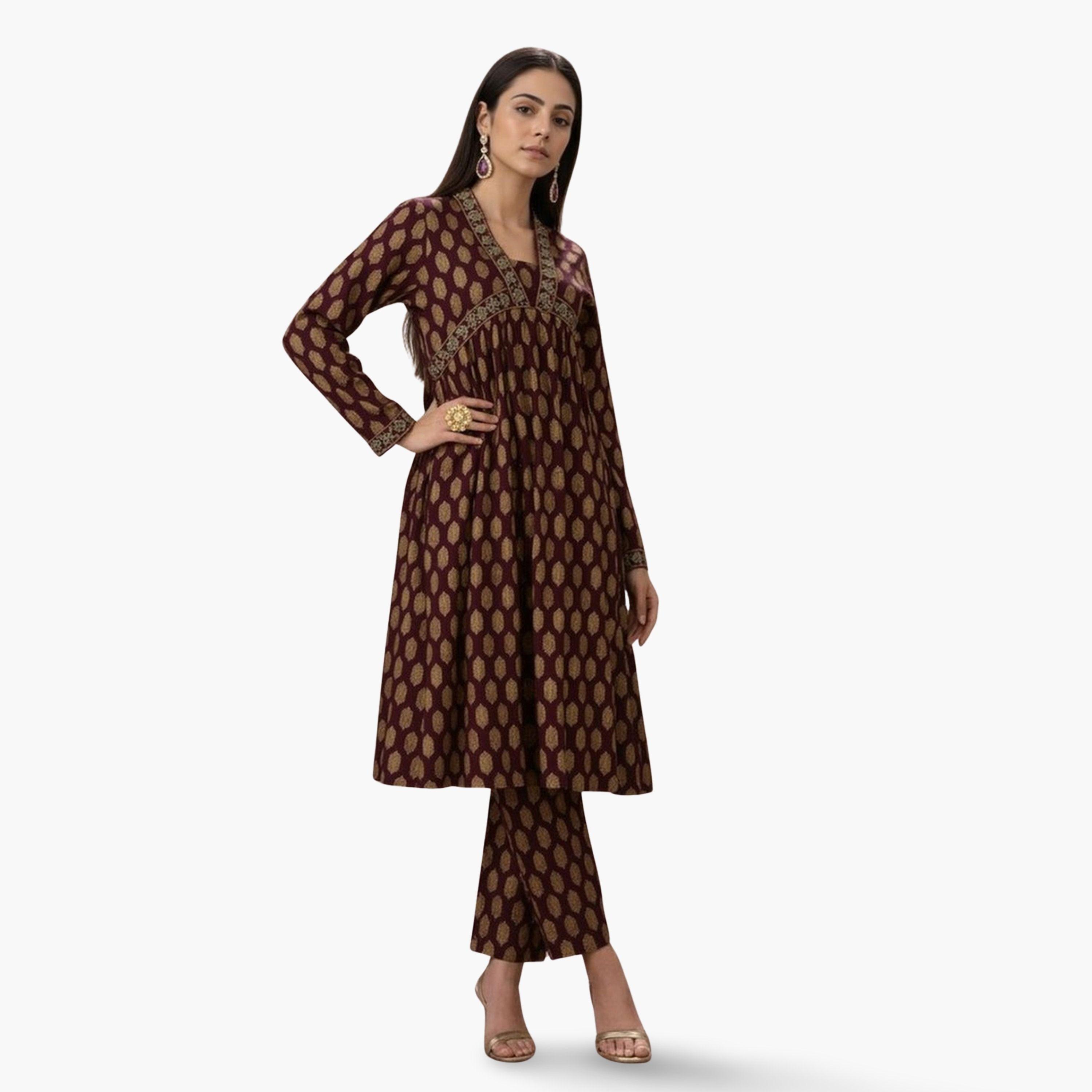 طقم كورتا مطرزة مع بنطال للنساء-women-clothing-ethnicwear-kurtasets-image-1