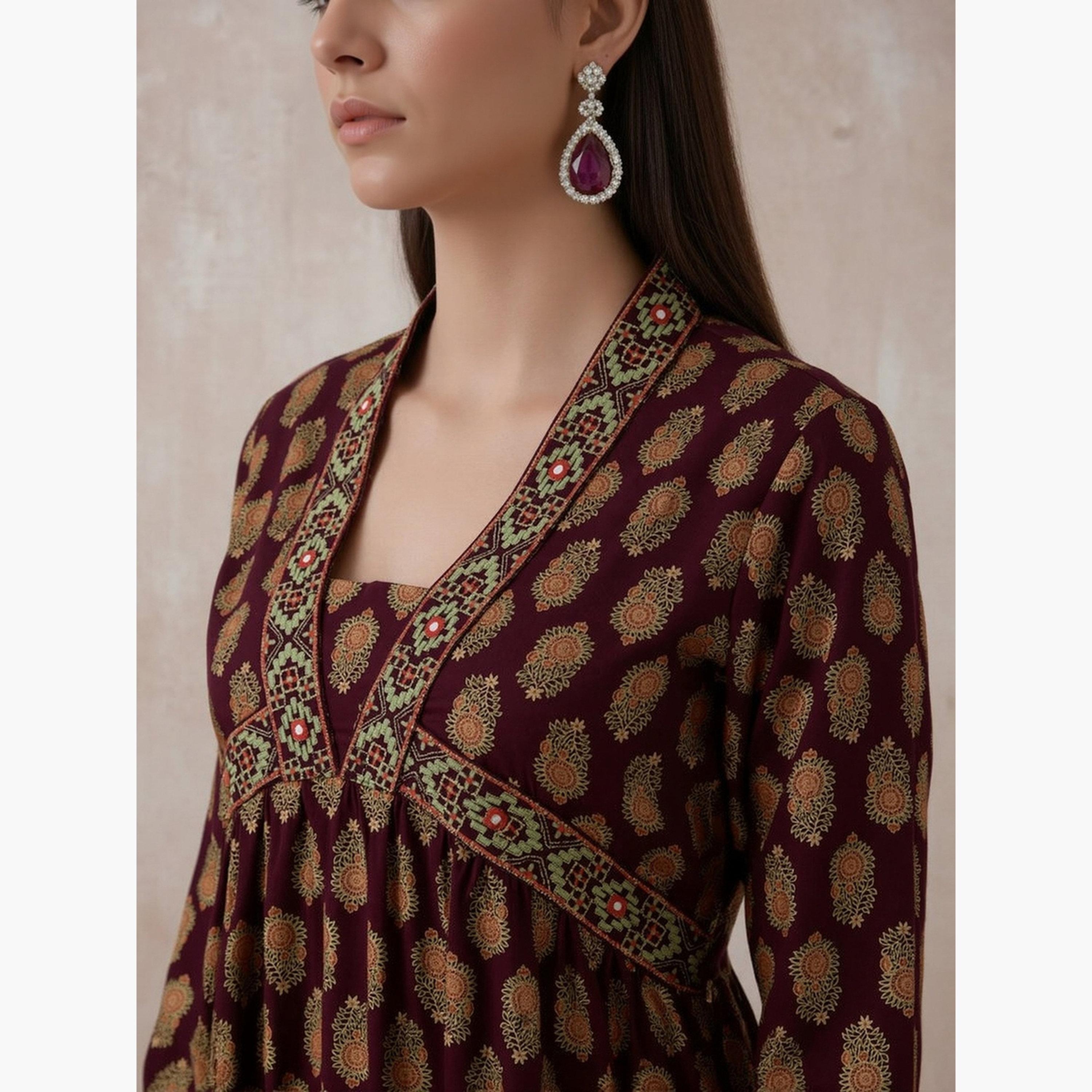 طقم كورتا مطرزة مع بنطال للنساء-women-clothing-ethnicwear-kurtasets-image-6