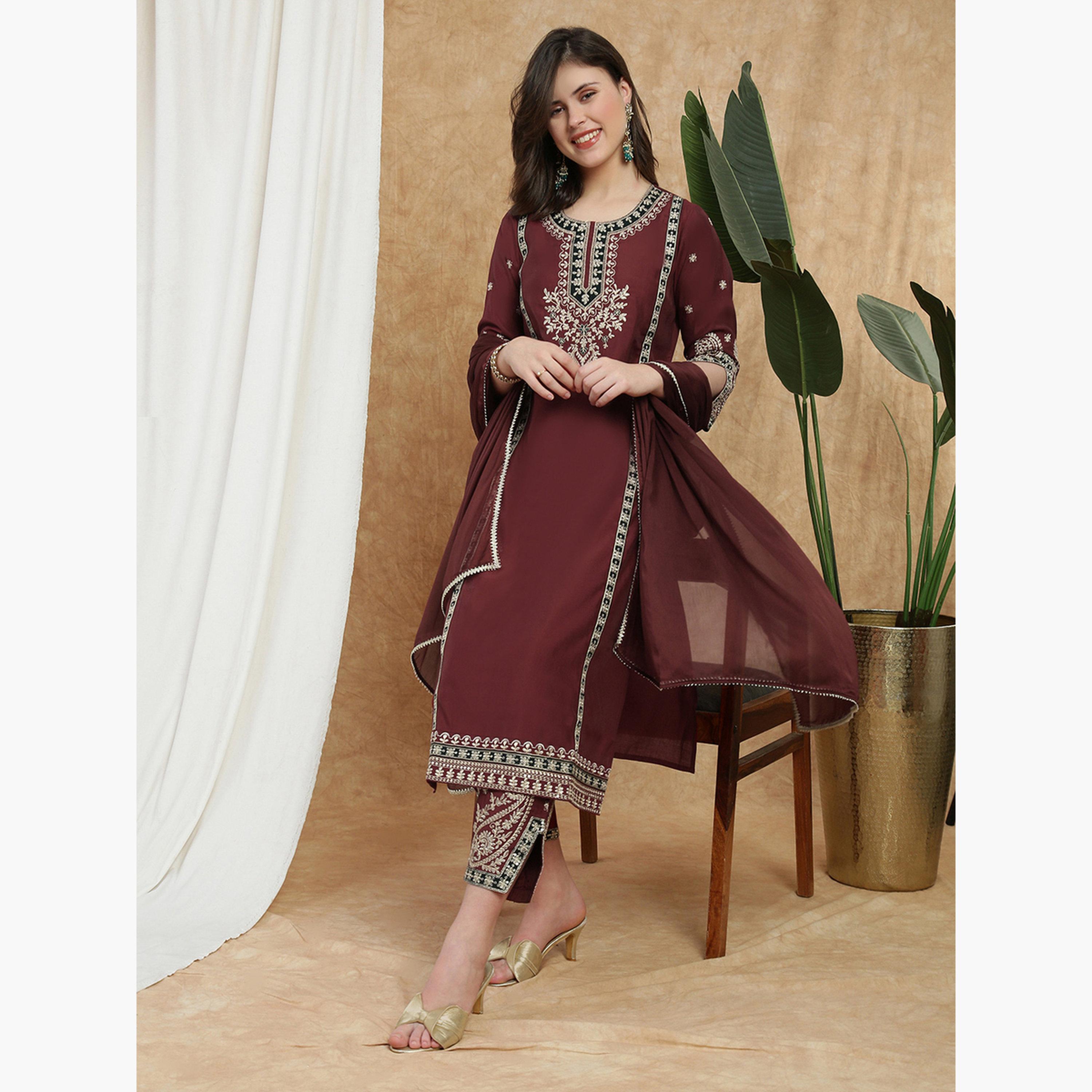 طقم كورتا مطرزة عند الصدر مع بنطال واسع ودوباتا-women-clothing-ethnicwear-kurtasets-image-2