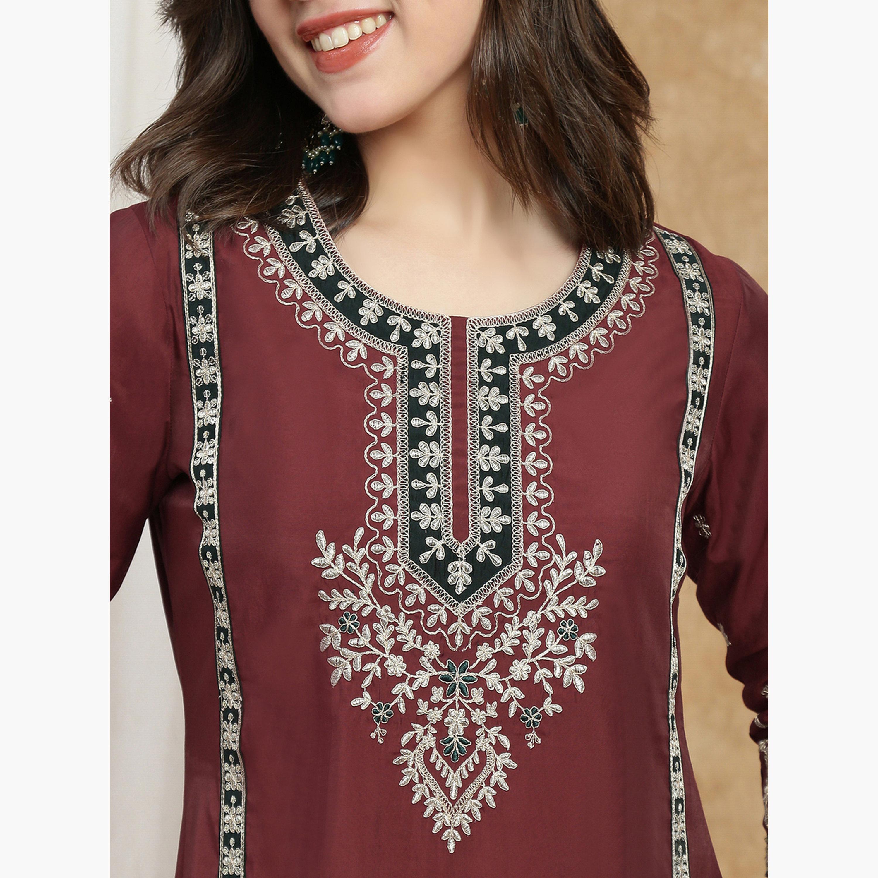 طقم كورتا مطرزة عند الصدر مع بنطال واسع ودوباتا-women-clothing-ethnicwear-kurtasets-image-6