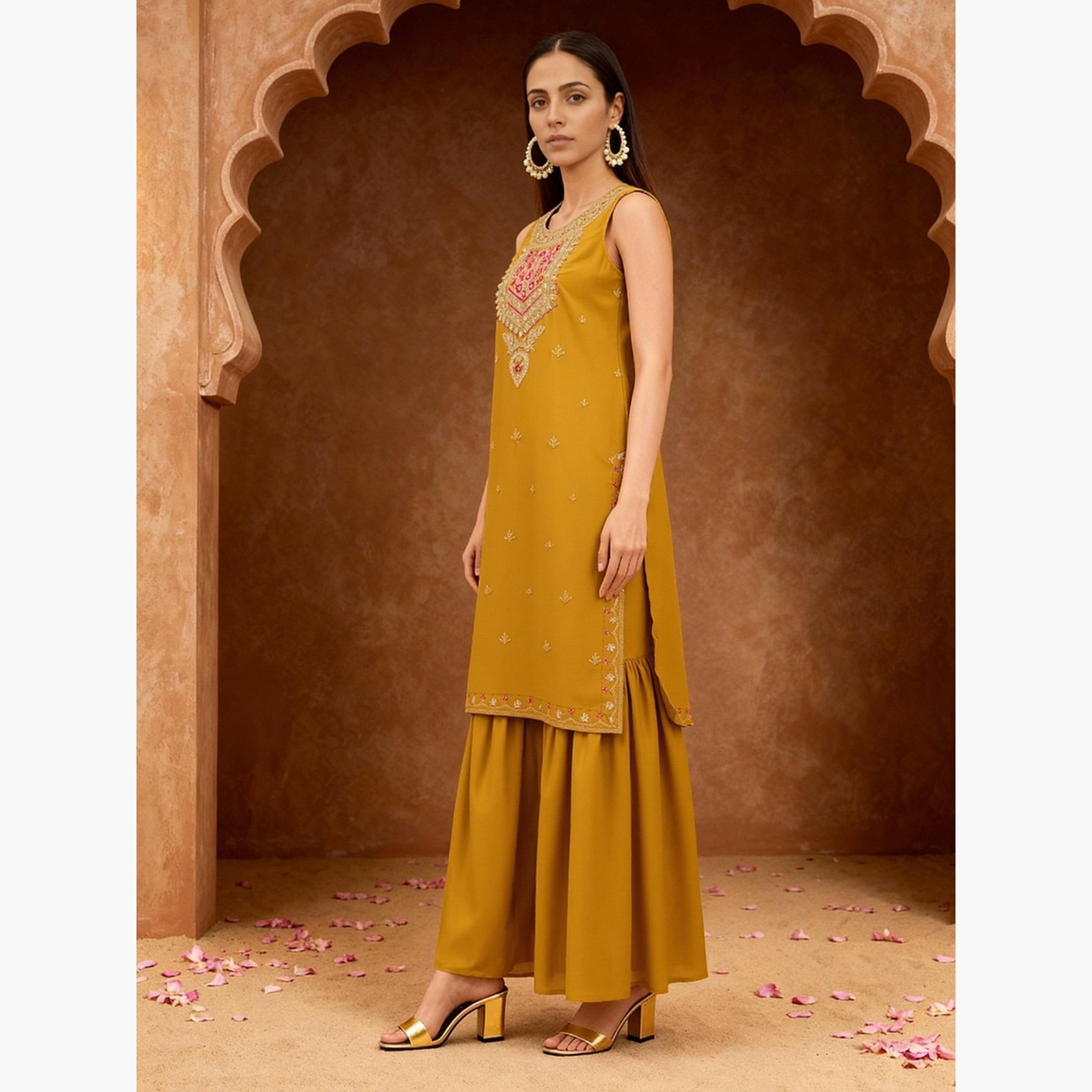 طقم كورتا مطرزة بزخارف زاري وأزهار مع شرار ودوباتا-women-clothing-ethnicwear-kurtasets-image-2