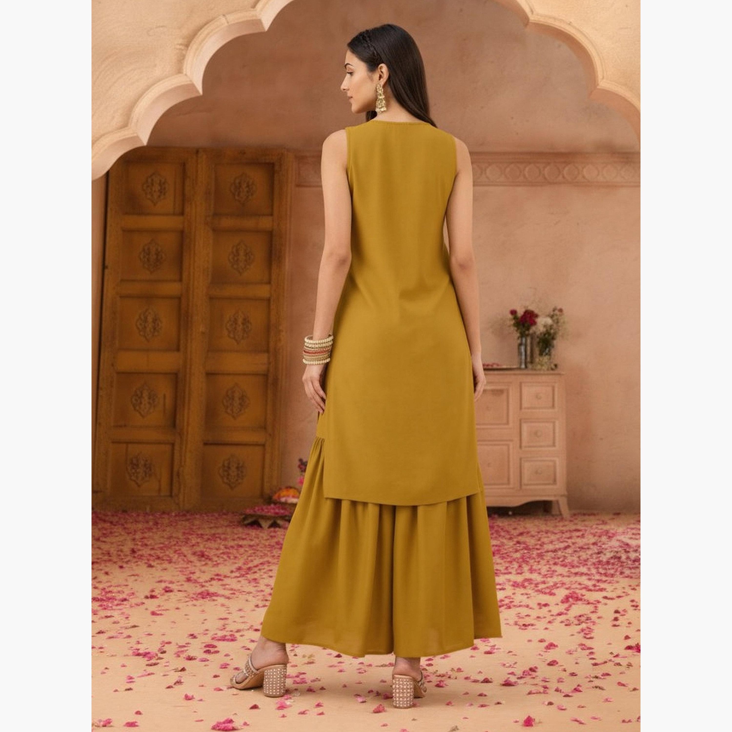 طقم كورتا مطرزة بزخارف زاري وأزهار مع شرار ودوباتا-women-clothing-ethnicwear-kurtasets-image-3