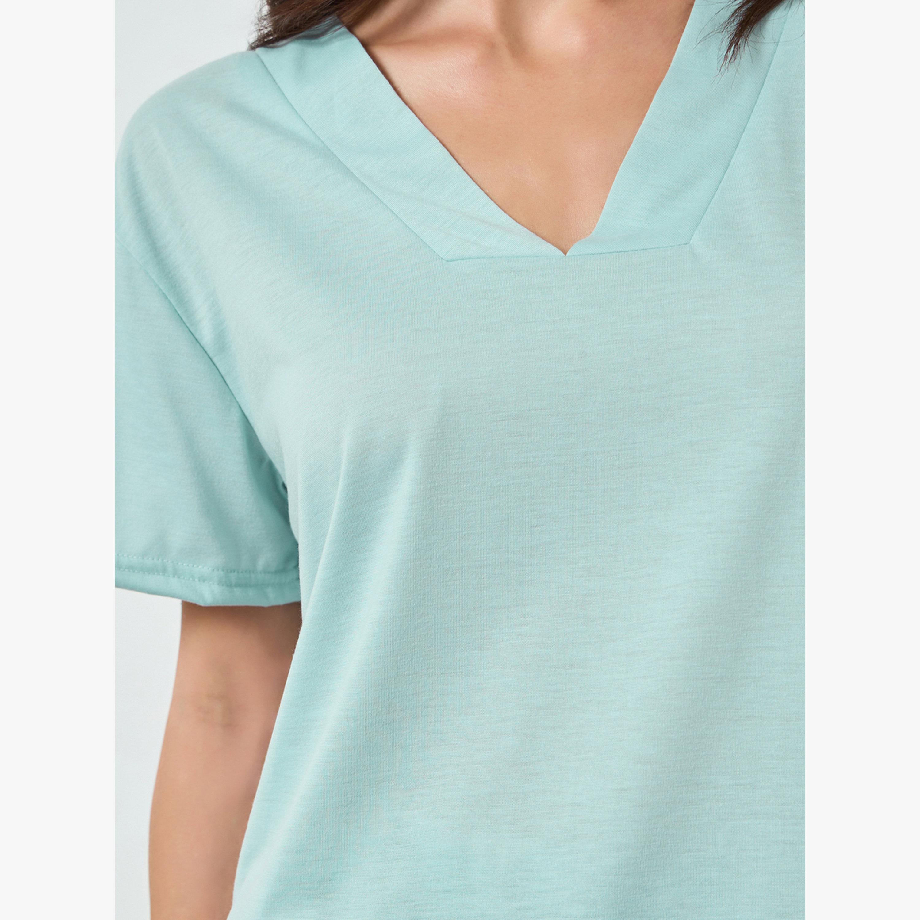 مجموعة من شورت بطبعة زهور وتيشيرت-women-clothing-nightwear-pyjamas-shortsets-image-7
