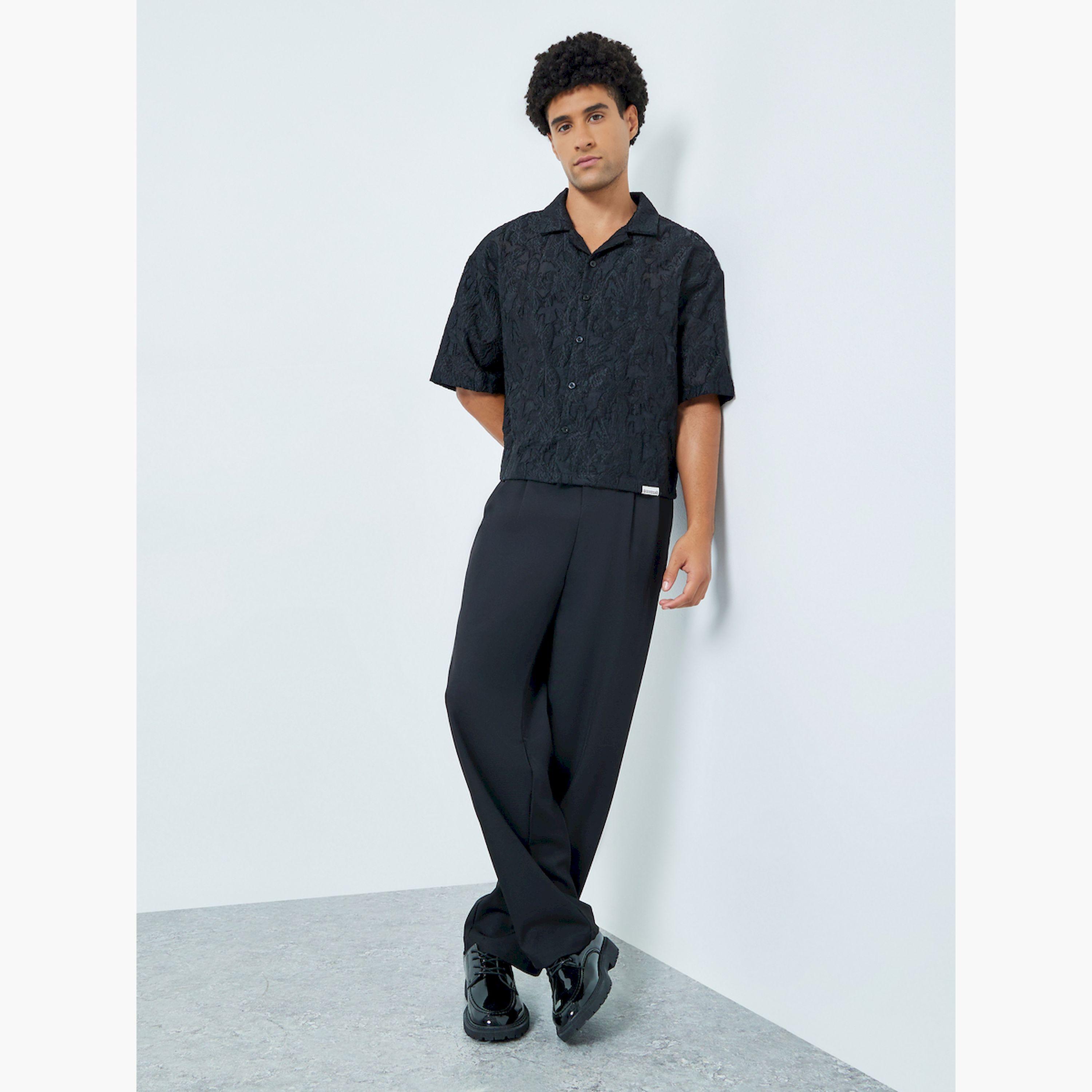 قميص رجالي أسود منسوج بأكمام قصيرة-men-clothing-shirts-image-2