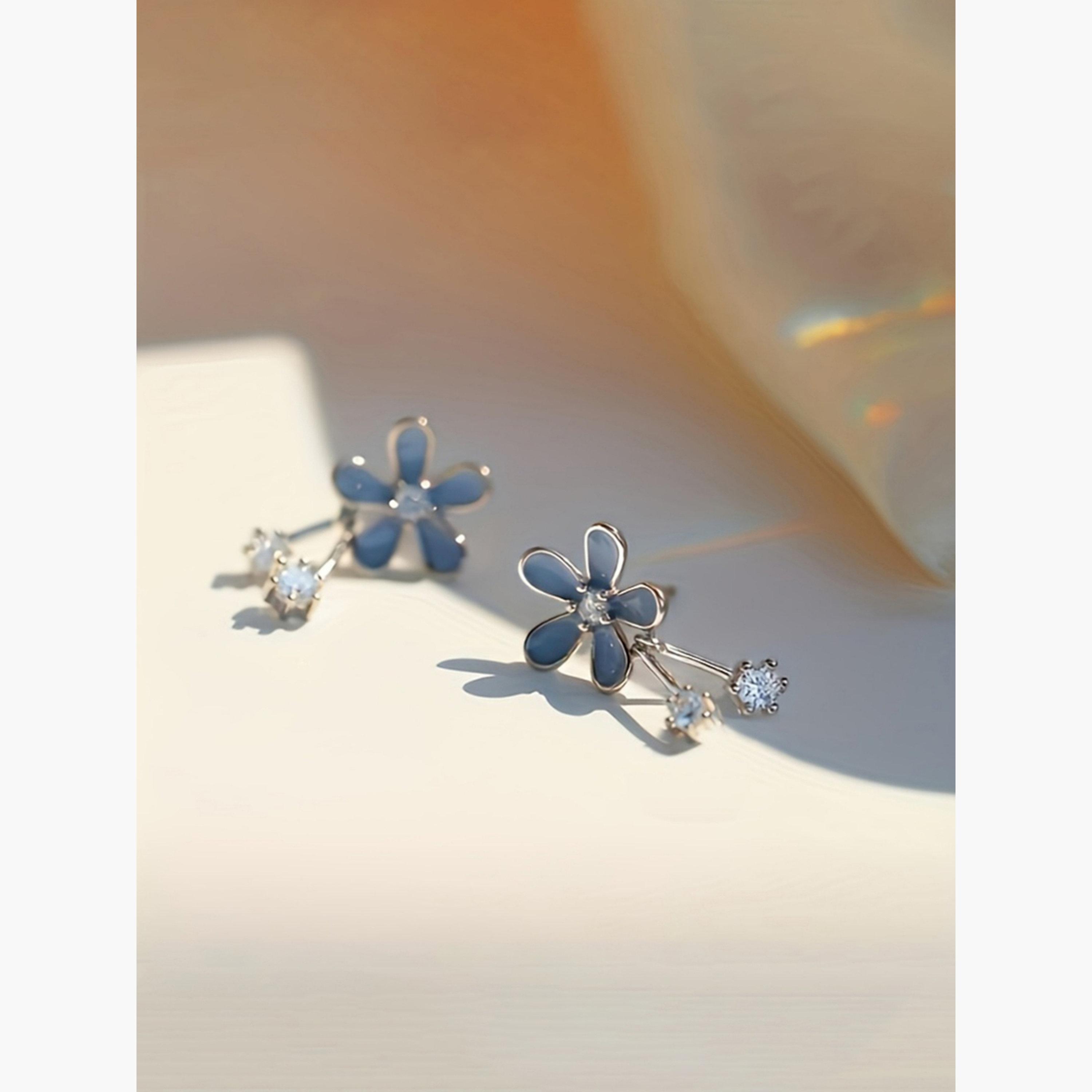 أقراط متدلية بشرابات زهور وراينستون-women-watchesandjewellery-jewellery-earrings-image-2