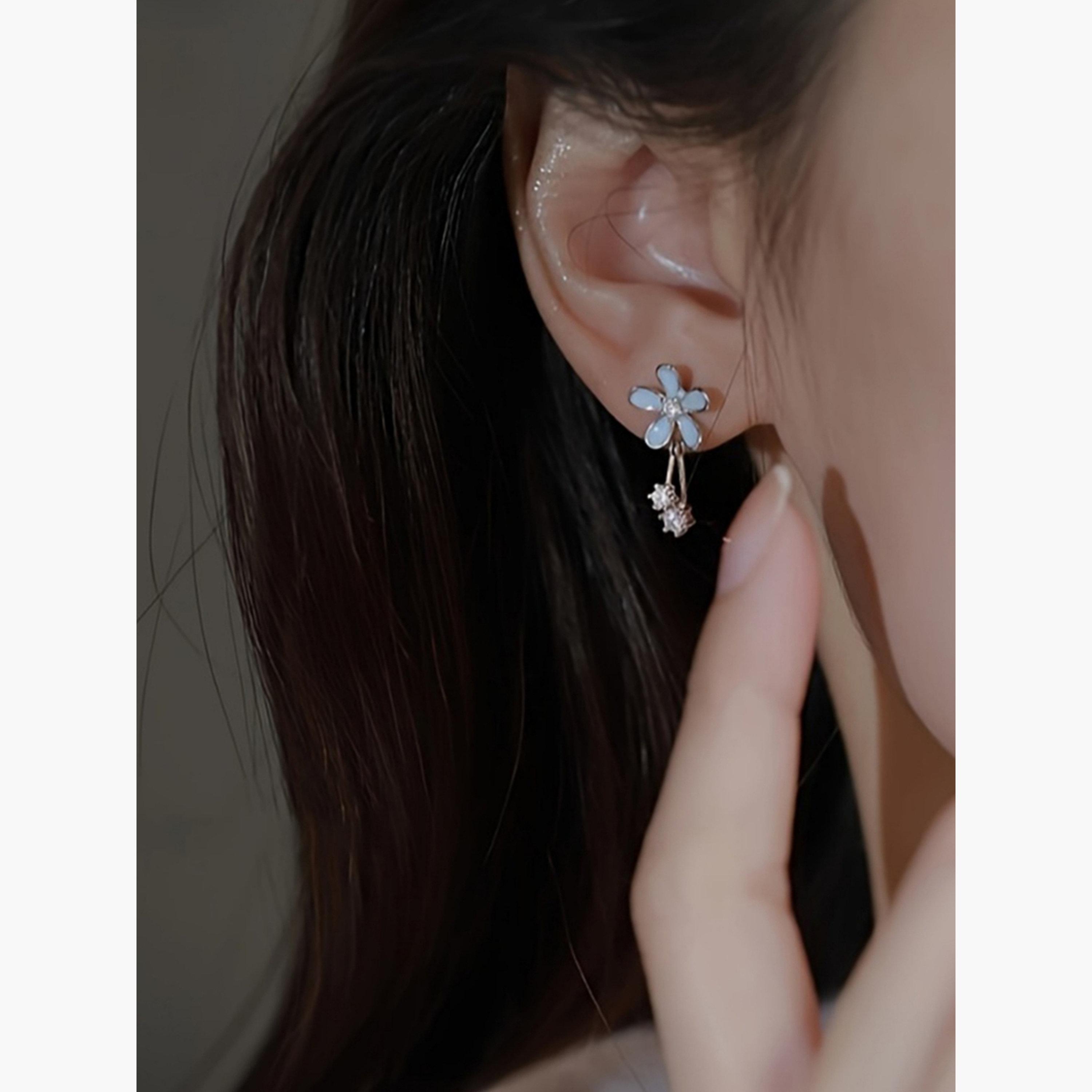 أقراط متدلية بشرابات زهور وراينستون-women-watchesandjewellery-jewellery-earrings-image-4