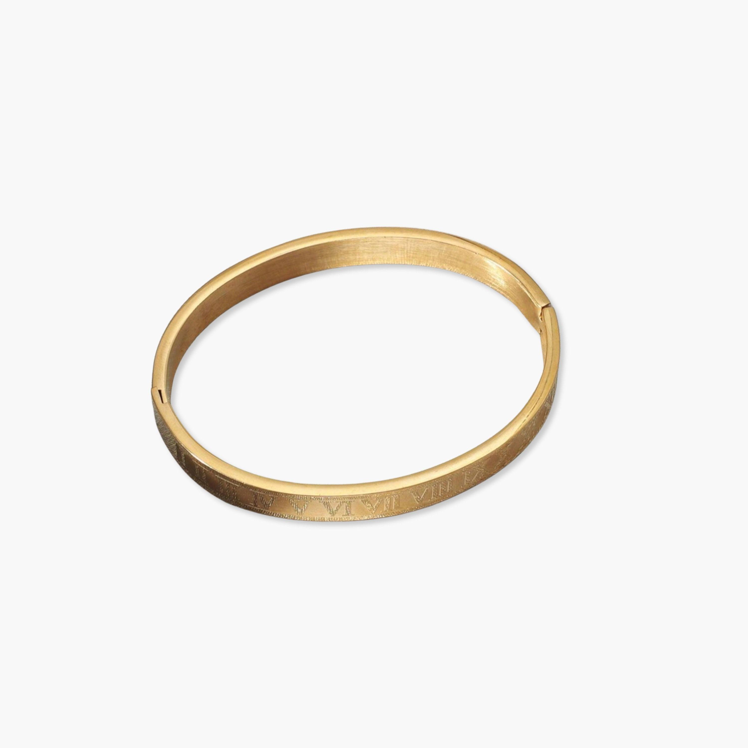 سوار كفة بأرقام رومانية-women-watchesandjewellery-jewellery-banglesandbracelets-image-1