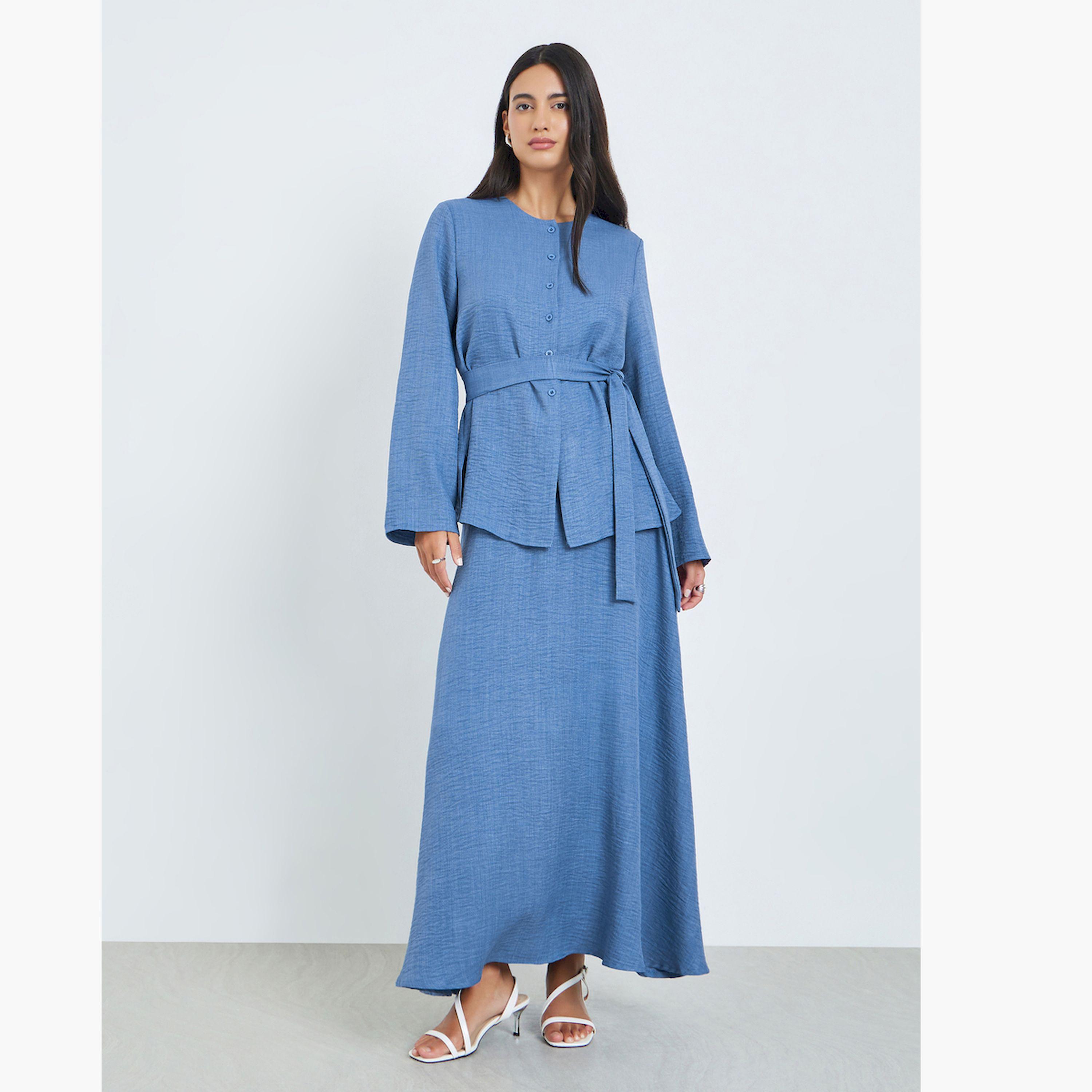طقم منسق من تنورة وبلوزة بأكمام طويلة وأزرار-women-arabicclothing-sets-image-1