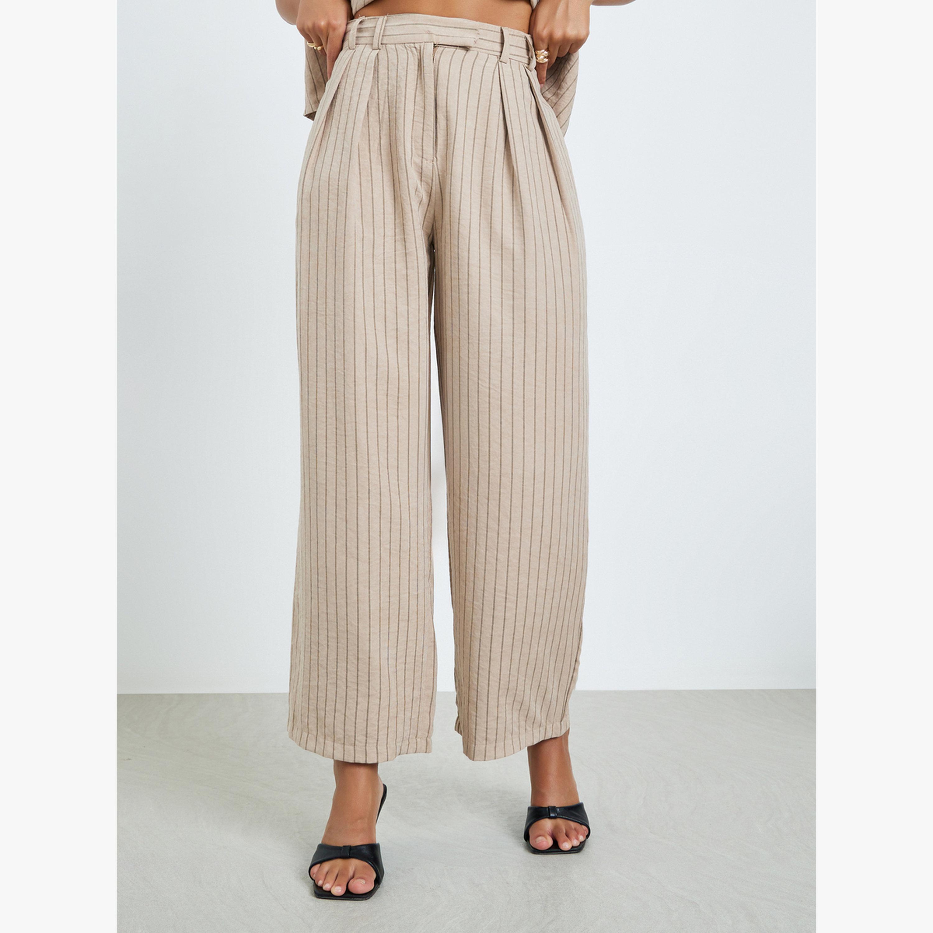 طقم منسق من بليزر مخطط وبنطال بأرجل واسعة-women-clothing-coordsets-image-4