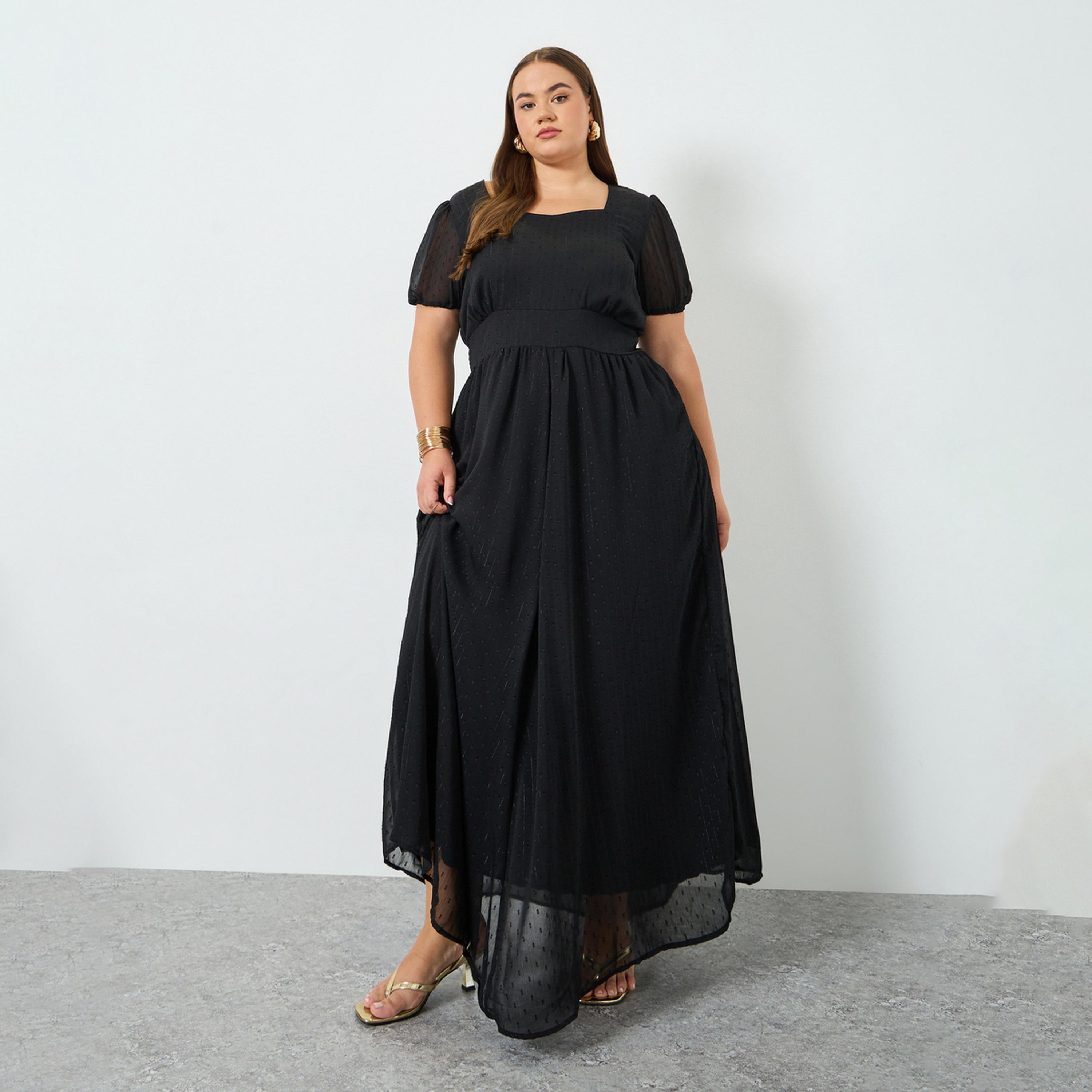Styli Plus Size Sweetheart Neck Dobby Maxi Dress-women-clothing-dresses-image-1