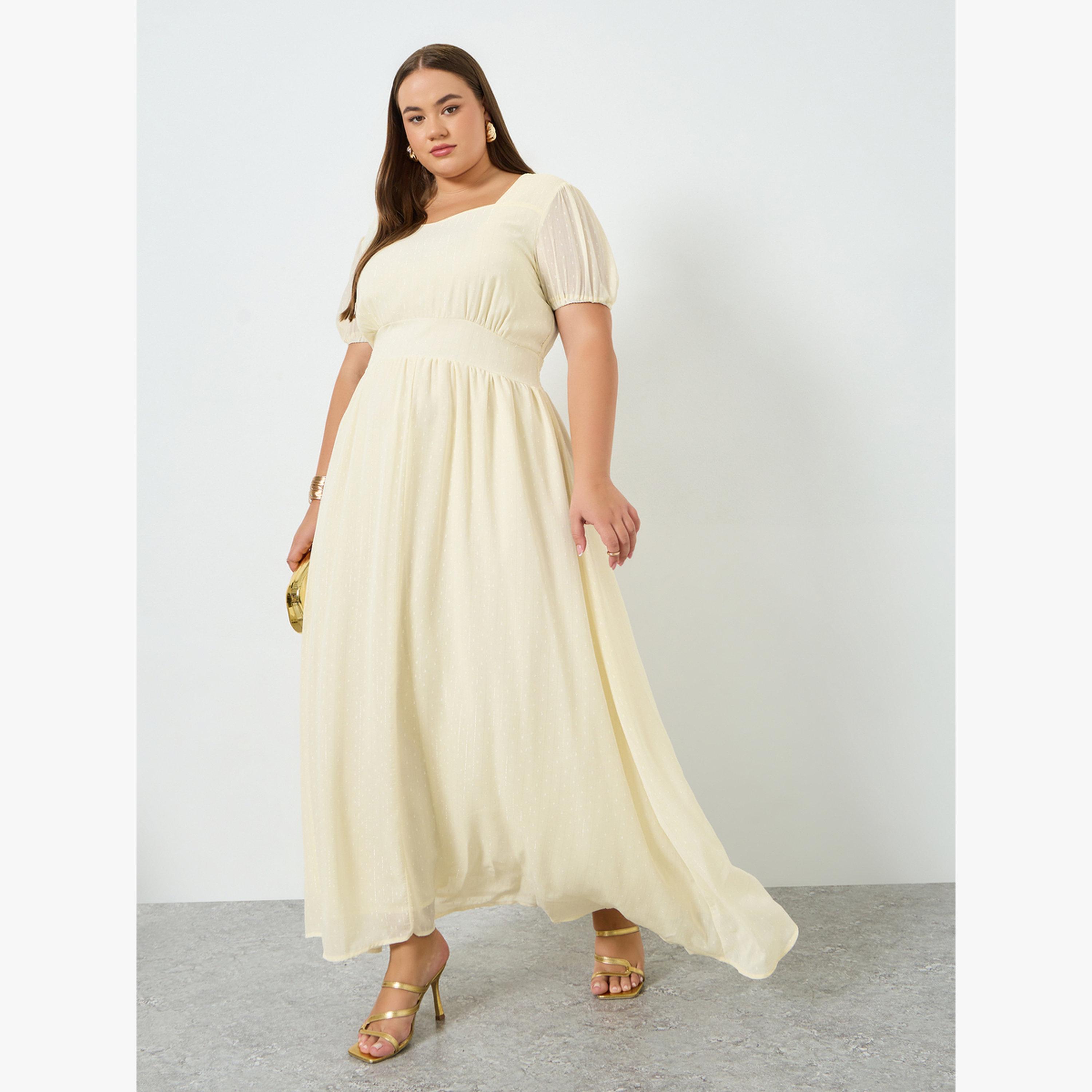 Styli Plus Size Sweetheart Neck Dobby Maxi Dress-women-clothing-dresses-image-1