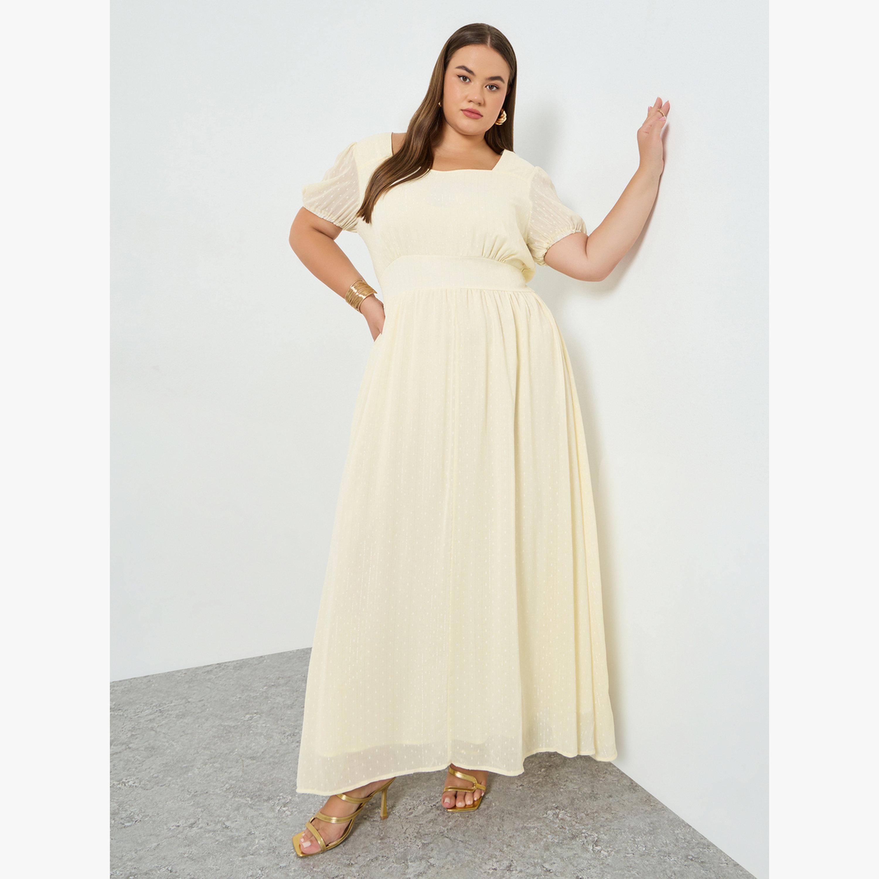 Styli Plus Size Sweetheart Neck Dobby Maxi Dress-women-clothing-dresses-image-3