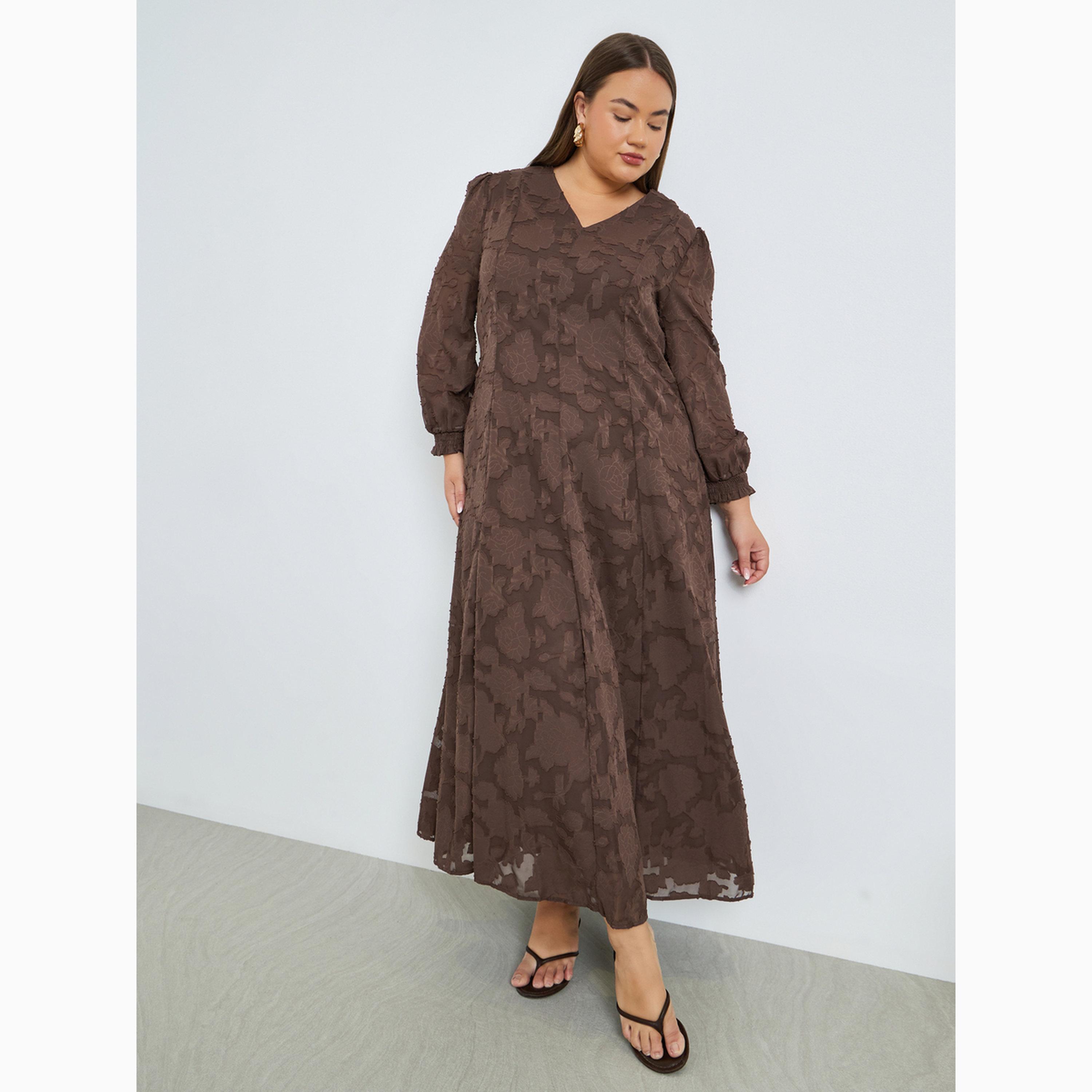 Styli Plus Size Jacquard V Neck Maxi Dress-women-clothing-dresses-image-3
