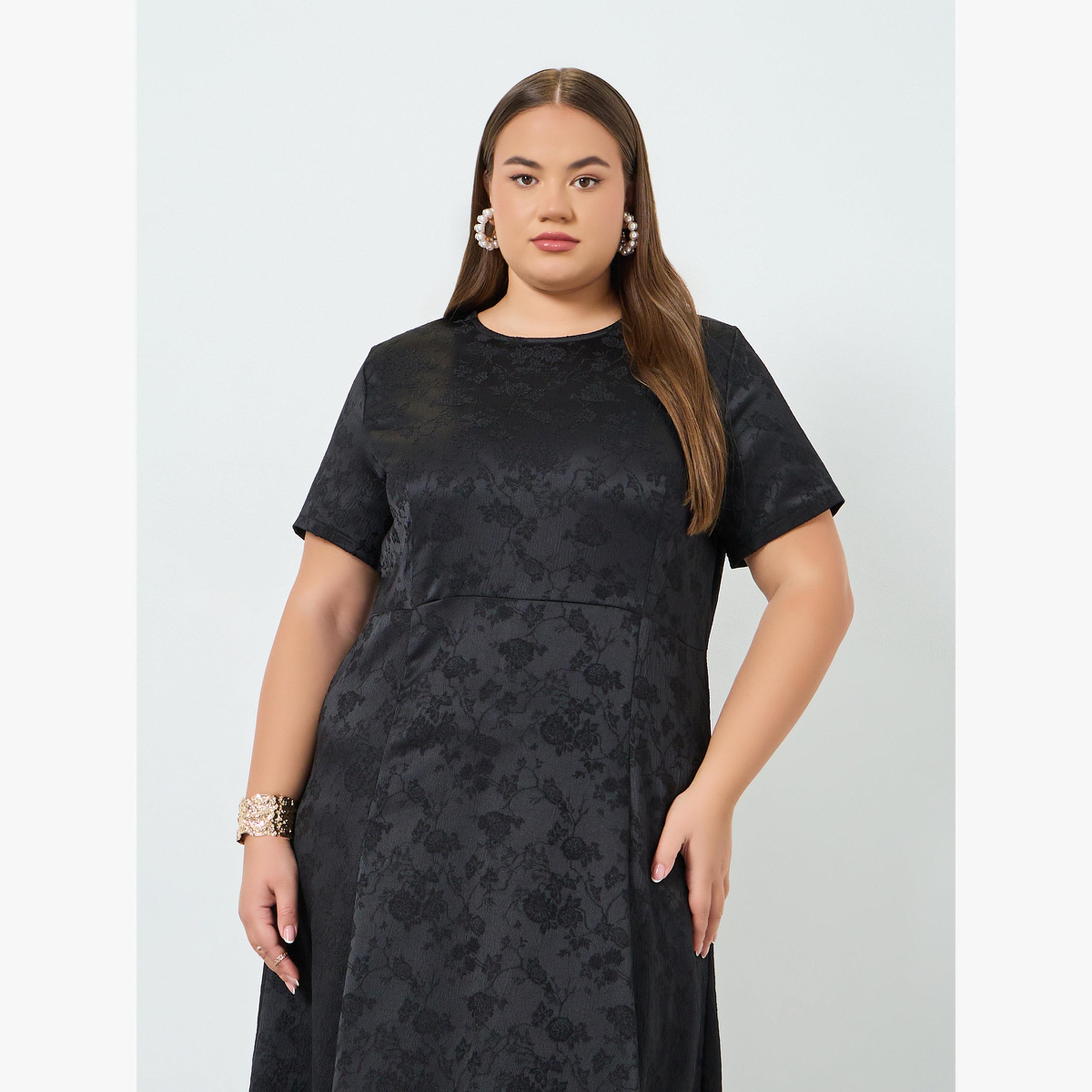 Styli Plus Size Jacquard A-Line Maxi Dress-women-clothing-dresses-image-2